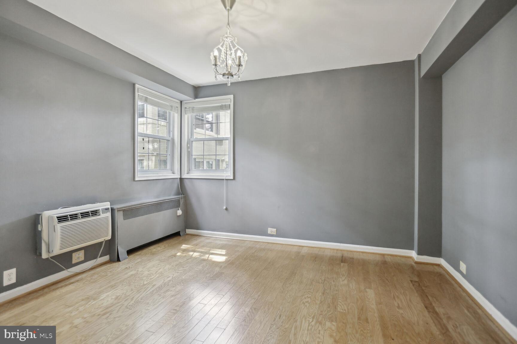 ARLINGTON OAKS - Residential Lease