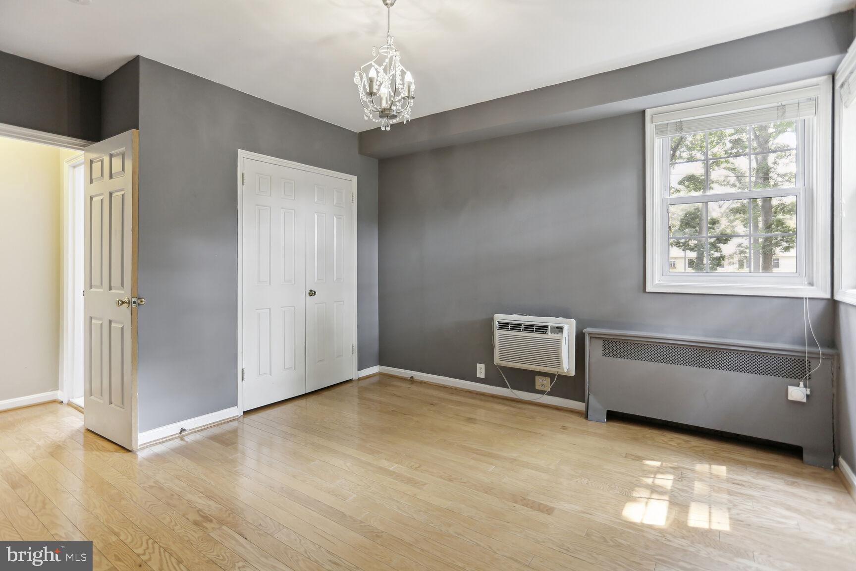 ARLINGTON OAKS - Residential Lease