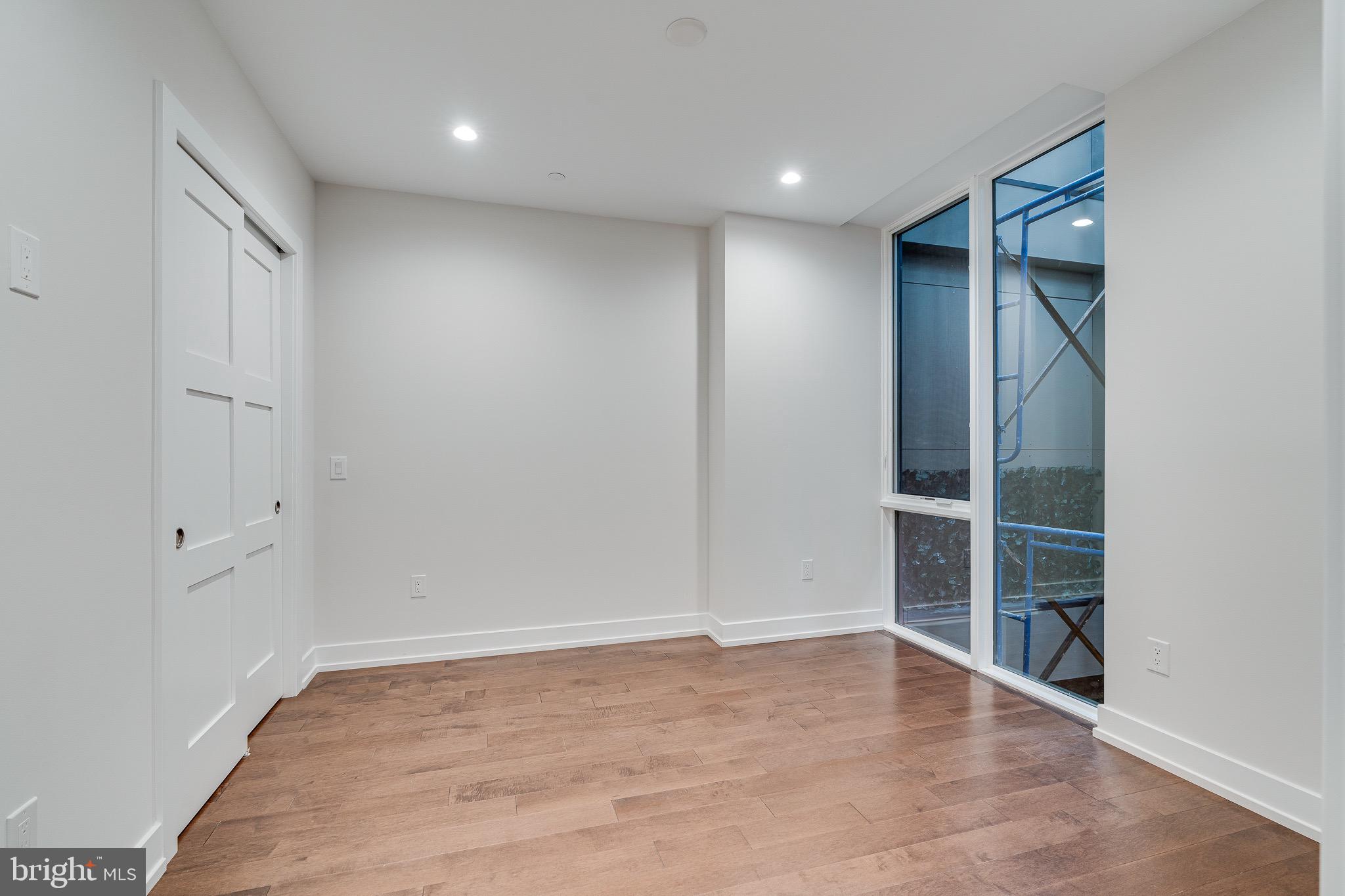 PHILADELPHIA (WEST) - Residential