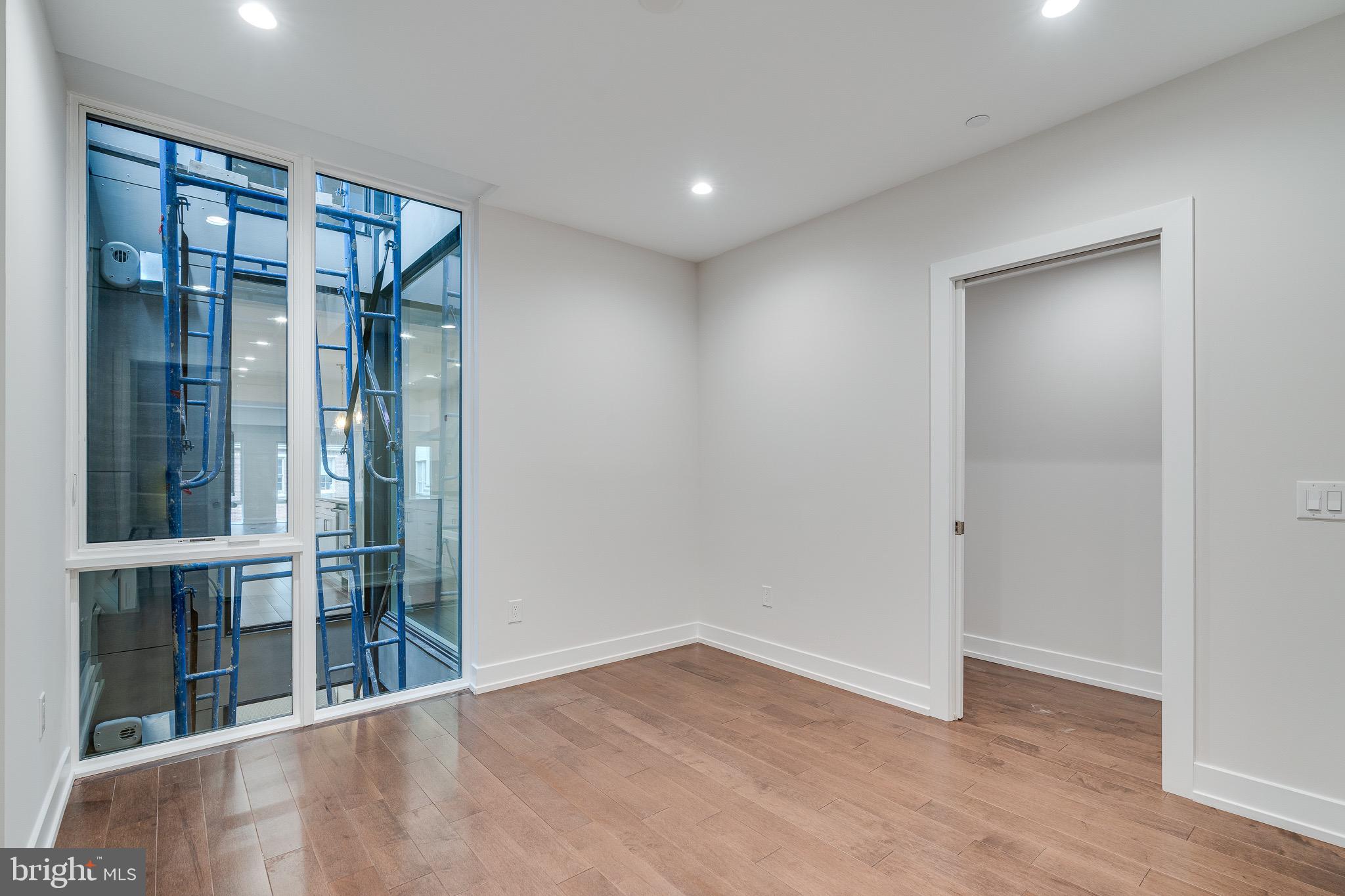 PHILADELPHIA (WEST) - Residential