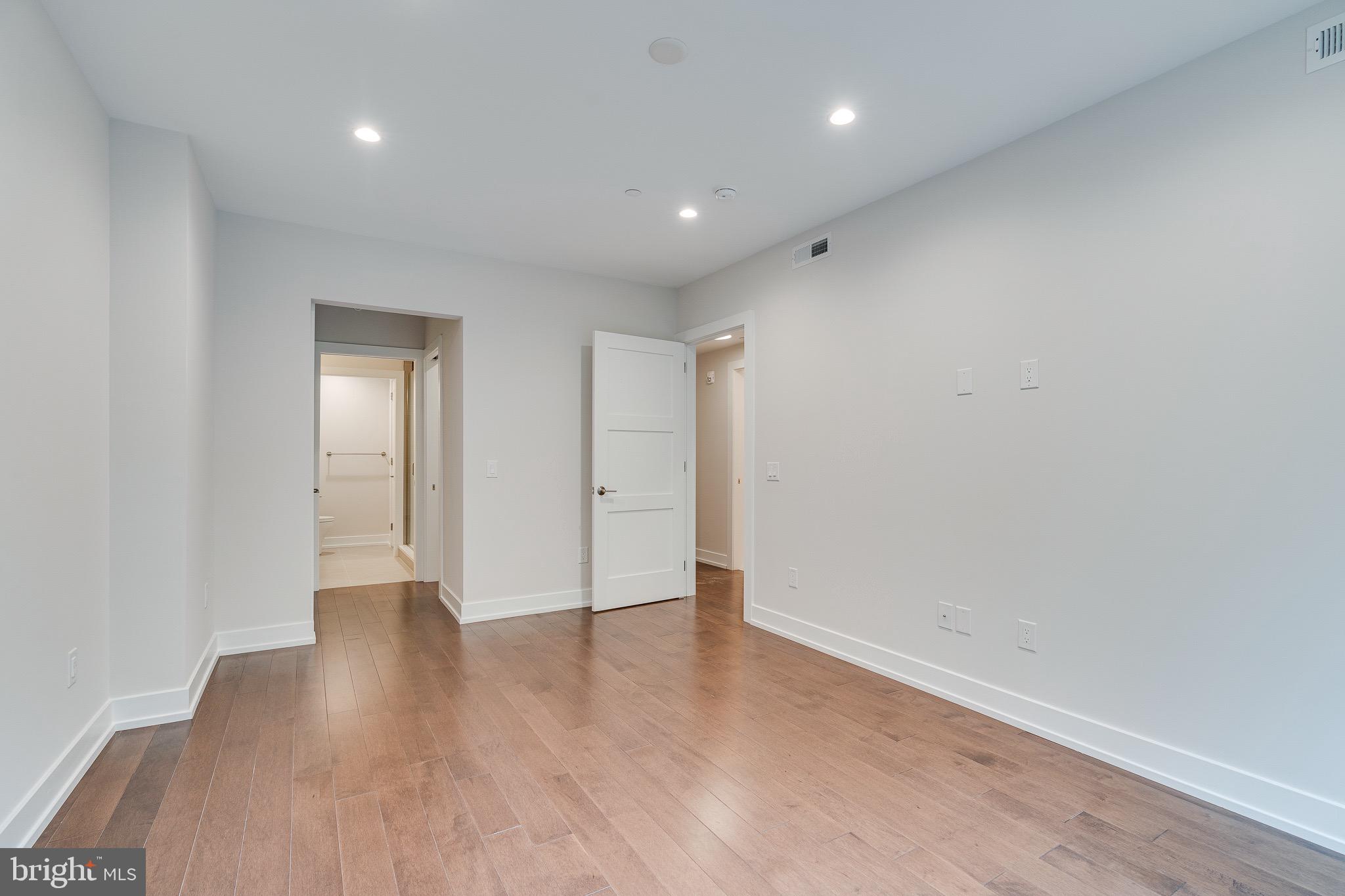 PHILADELPHIA (WEST) - Residential