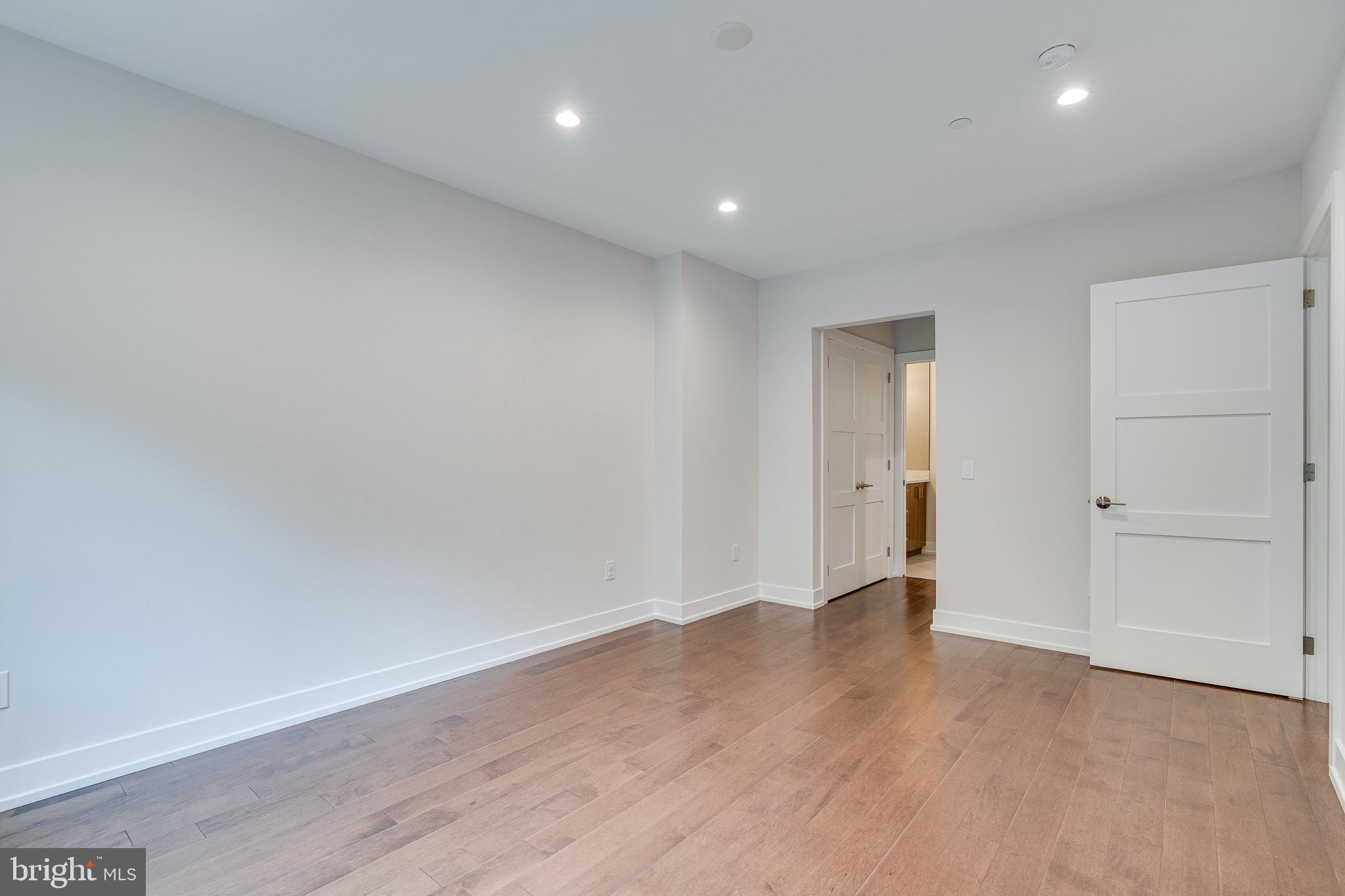 PHILADELPHIA (WEST) - Residential