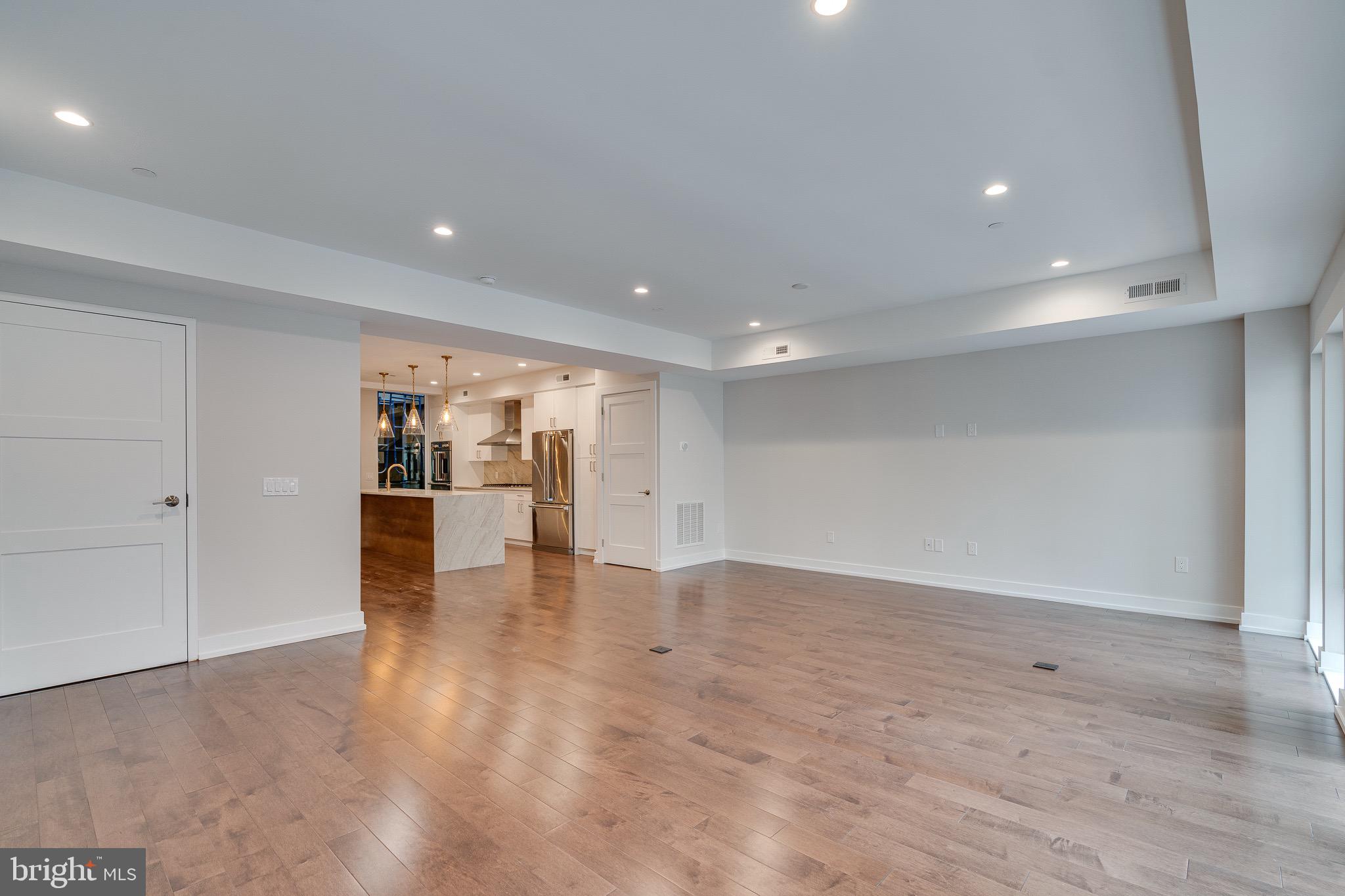 PHILADELPHIA (WEST) - Residential