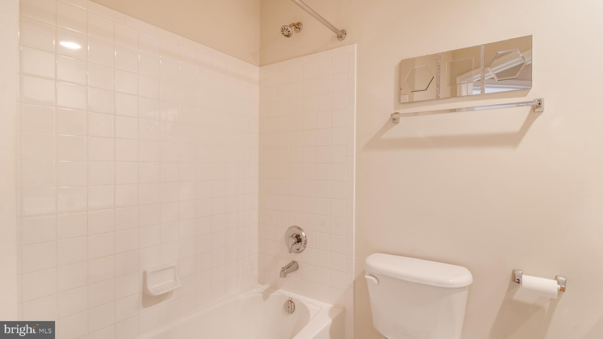 FALLSGROVE - Residential Lease