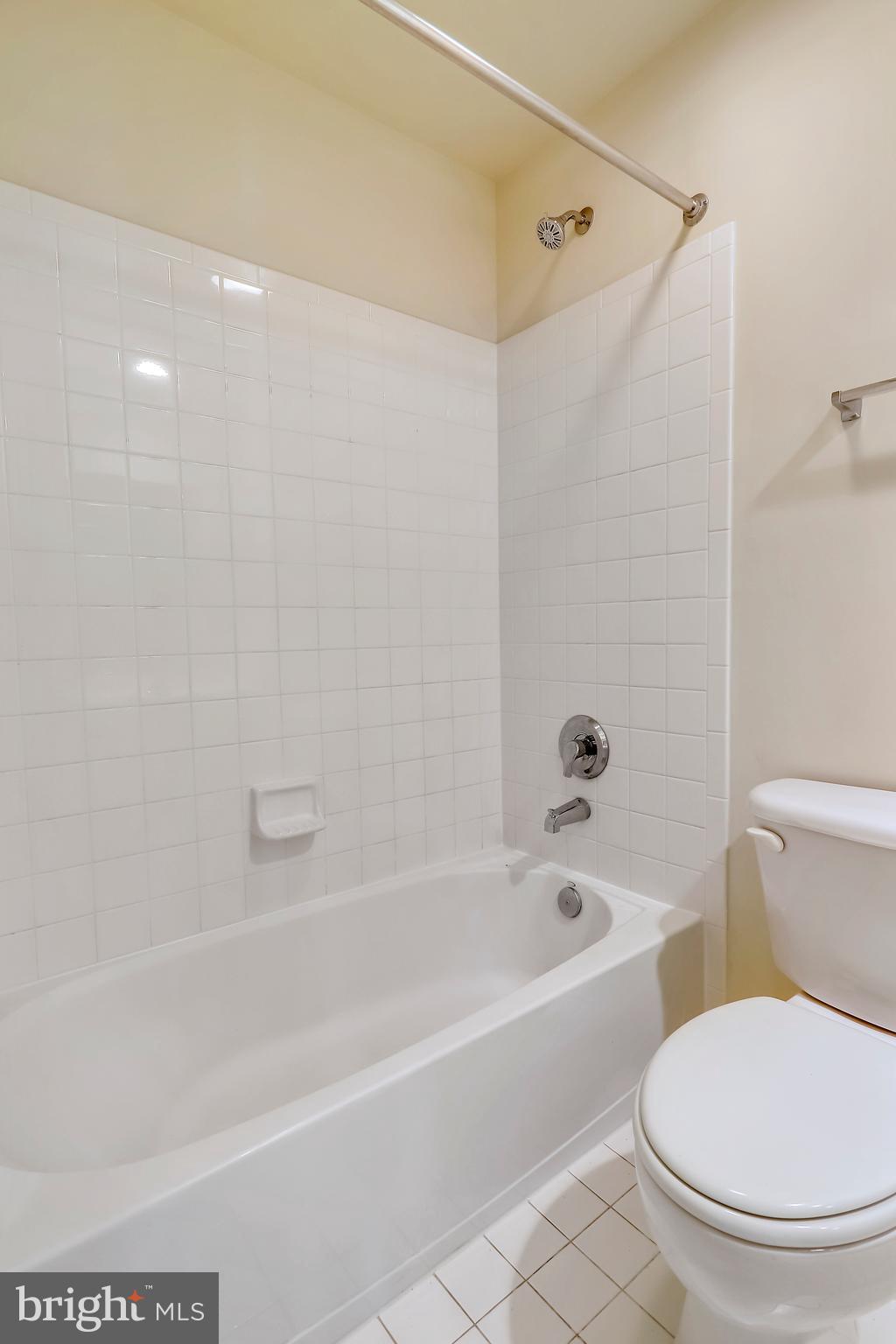 FALLSGROVE - Residential Lease