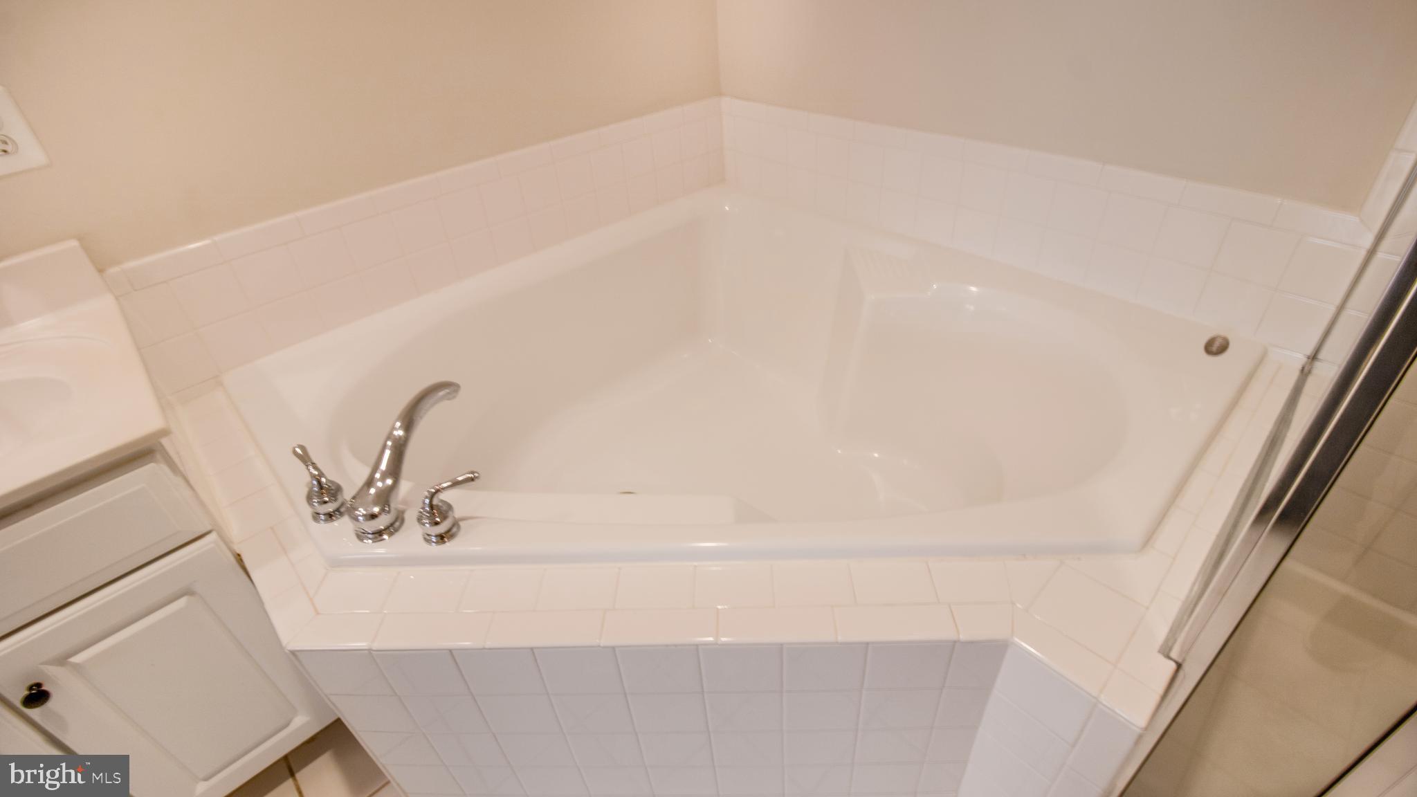 FALLSGROVE - Residential Lease