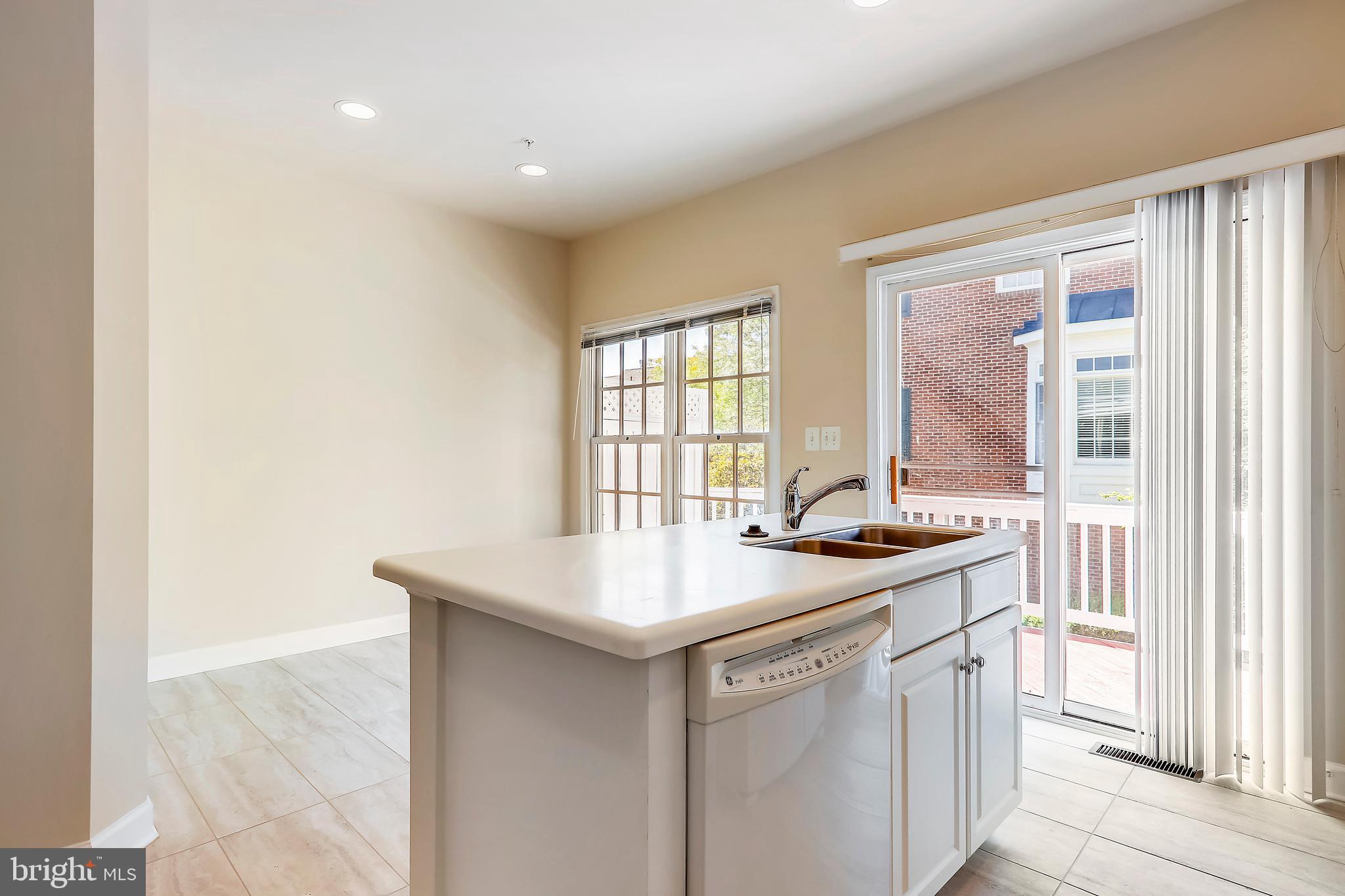 FALLSGROVE - Residential Lease