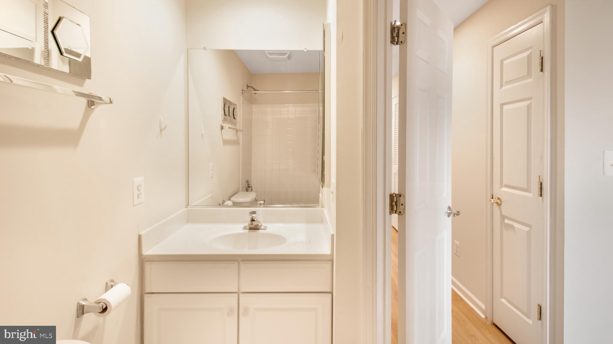 FALLSGROVE - Residential Lease