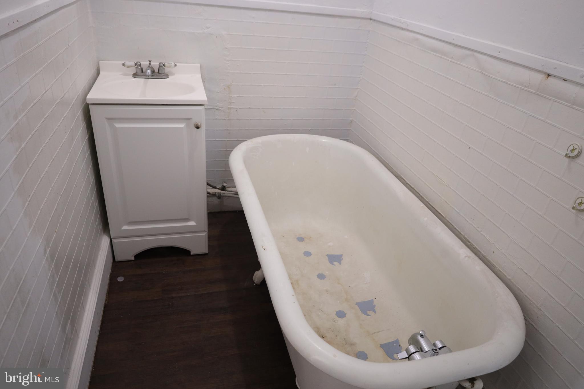 OLNEY (EAST) - Residential