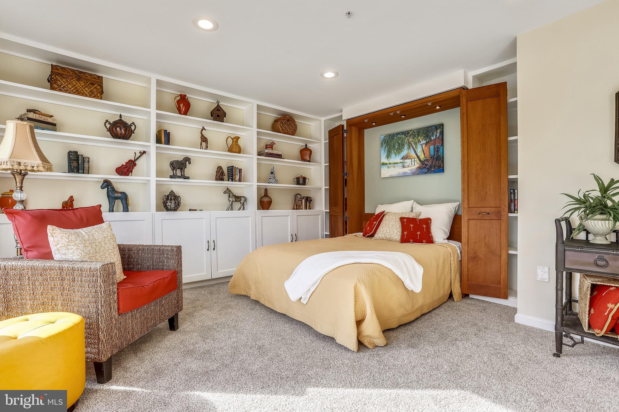 QUEENS LANDING - Residential