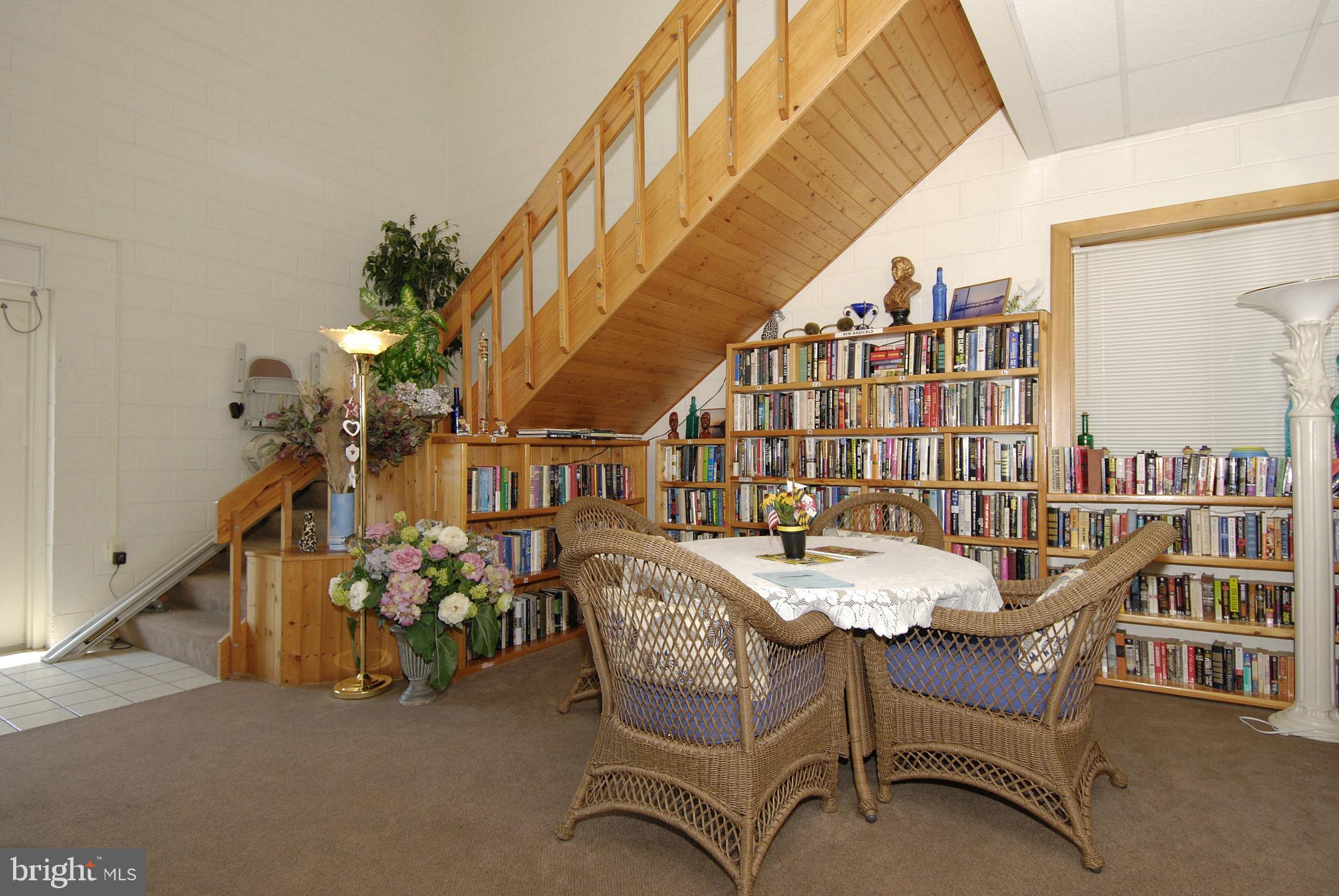 QUEENS LANDING - Residential