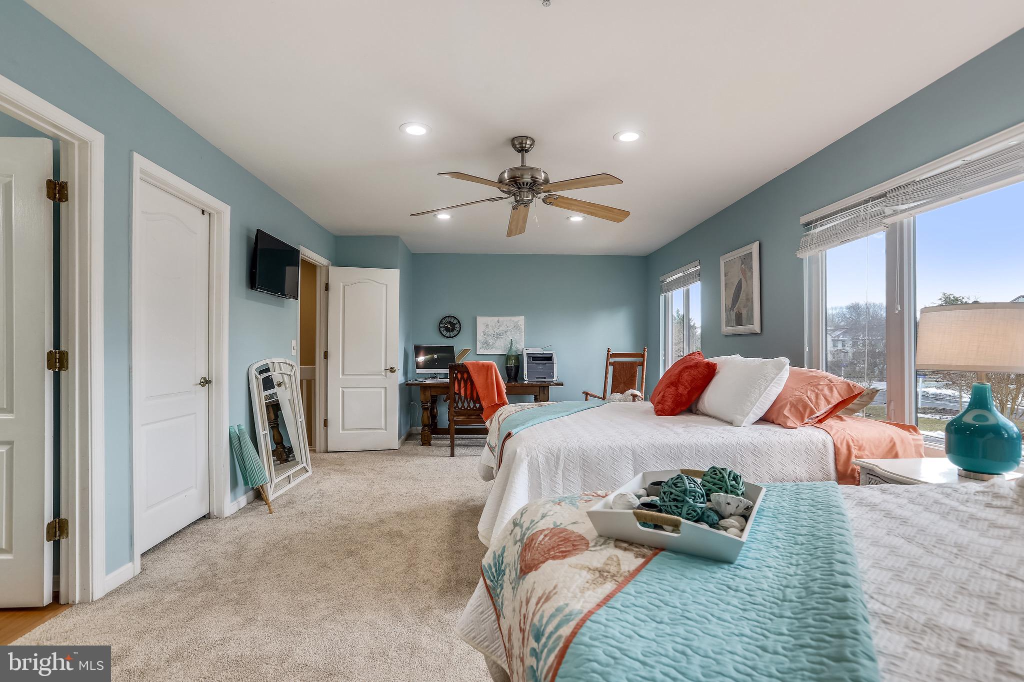 QUEENS LANDING - Residential