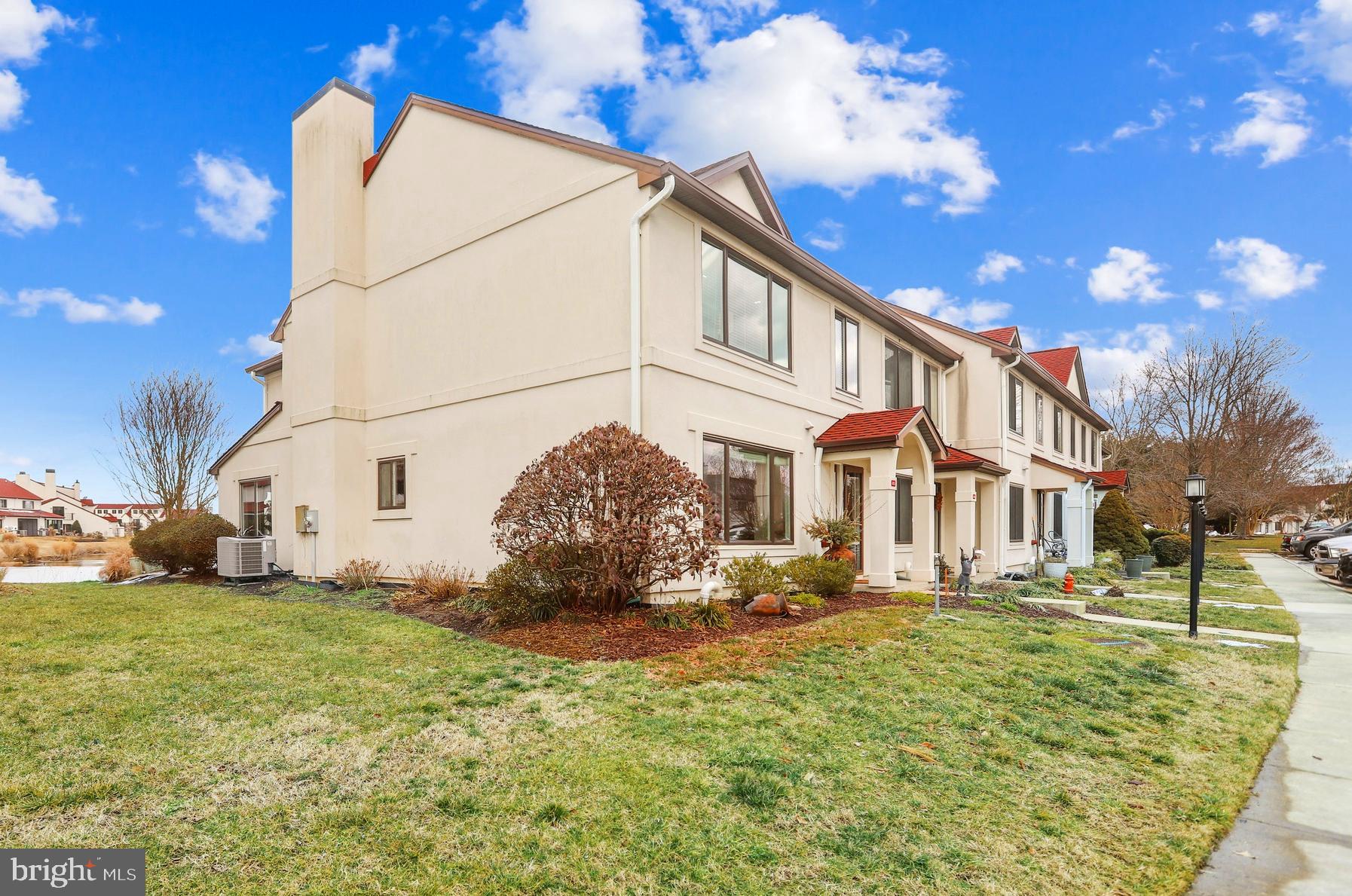 QUEENS LANDING - Residential