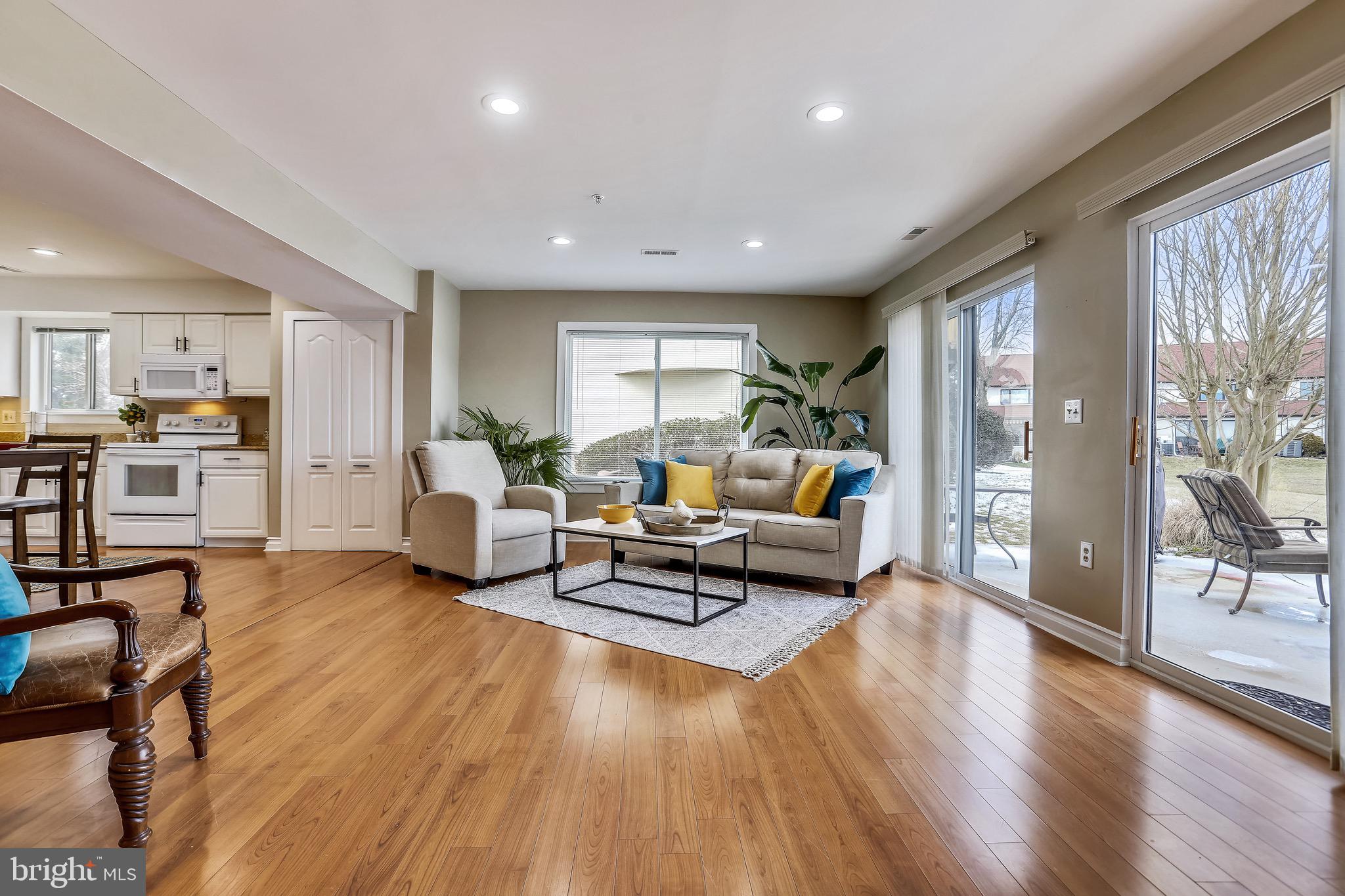 QUEENS LANDING - Residential