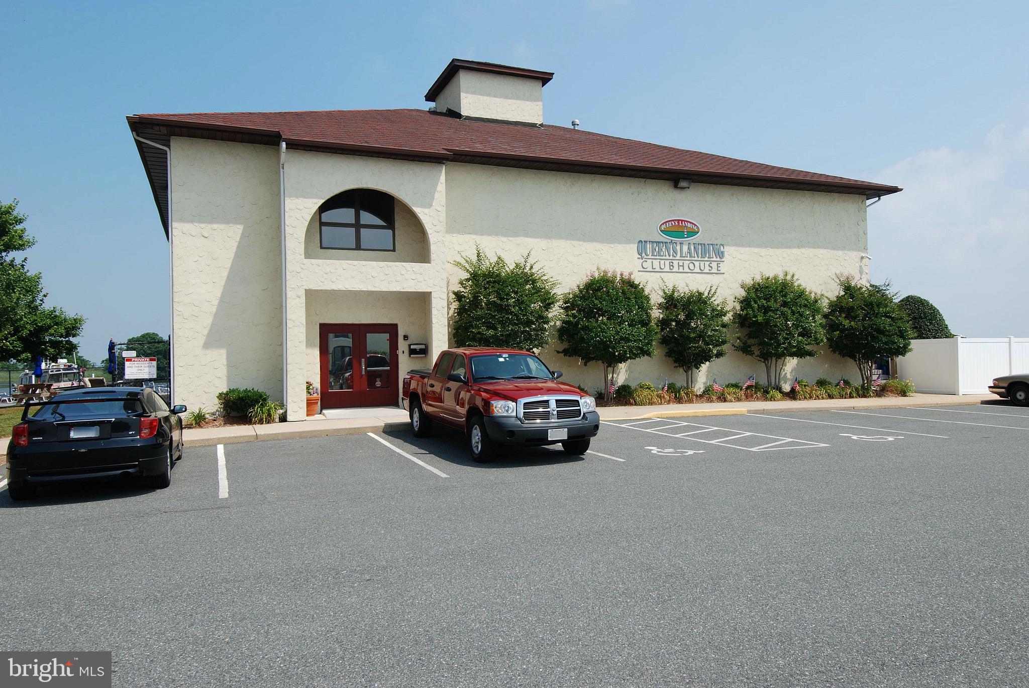 QUEENS LANDING - Residential