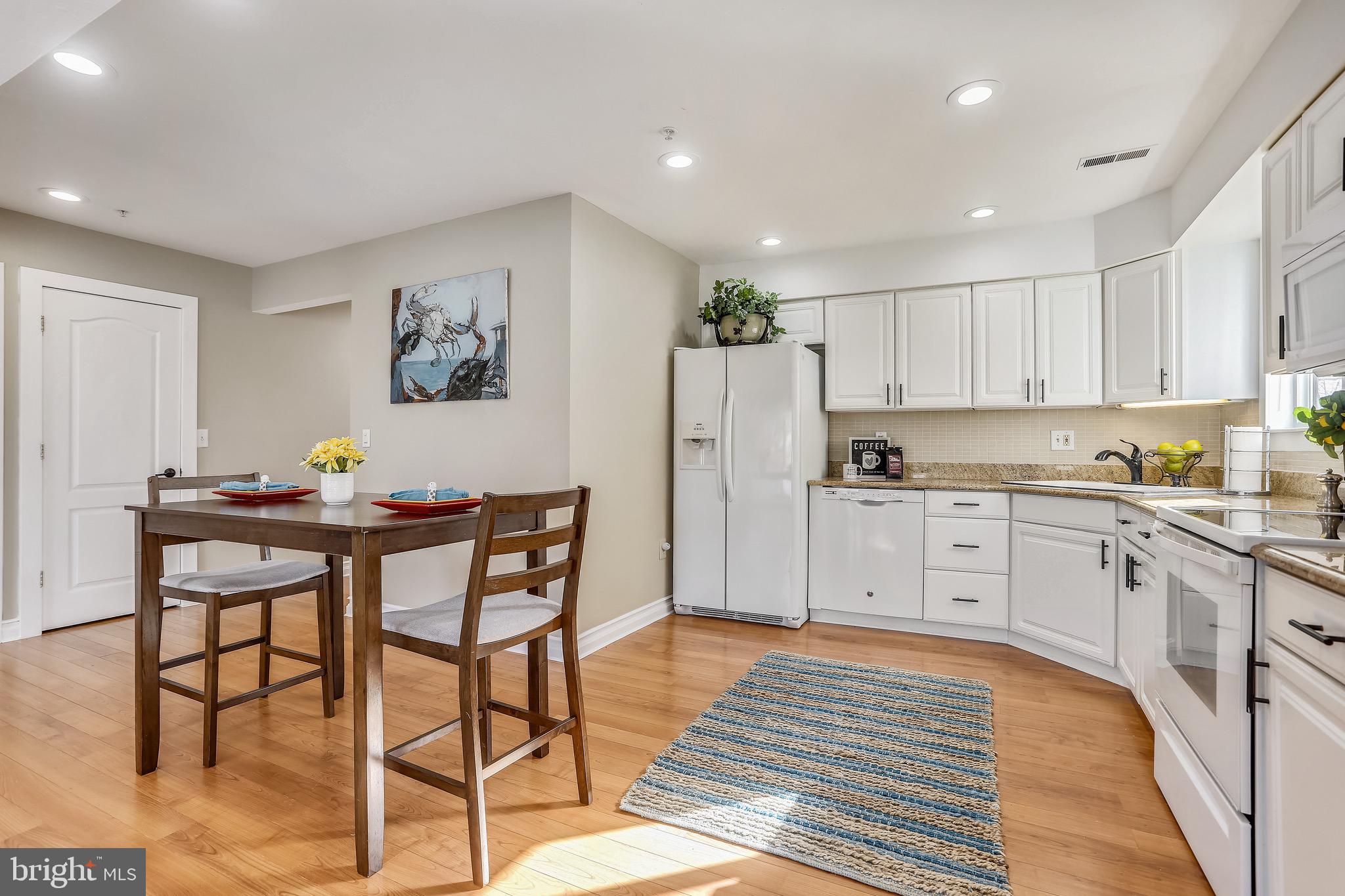 QUEENS LANDING - Residential