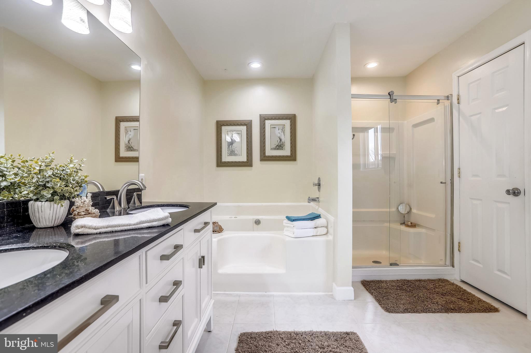 QUEENS LANDING - Residential