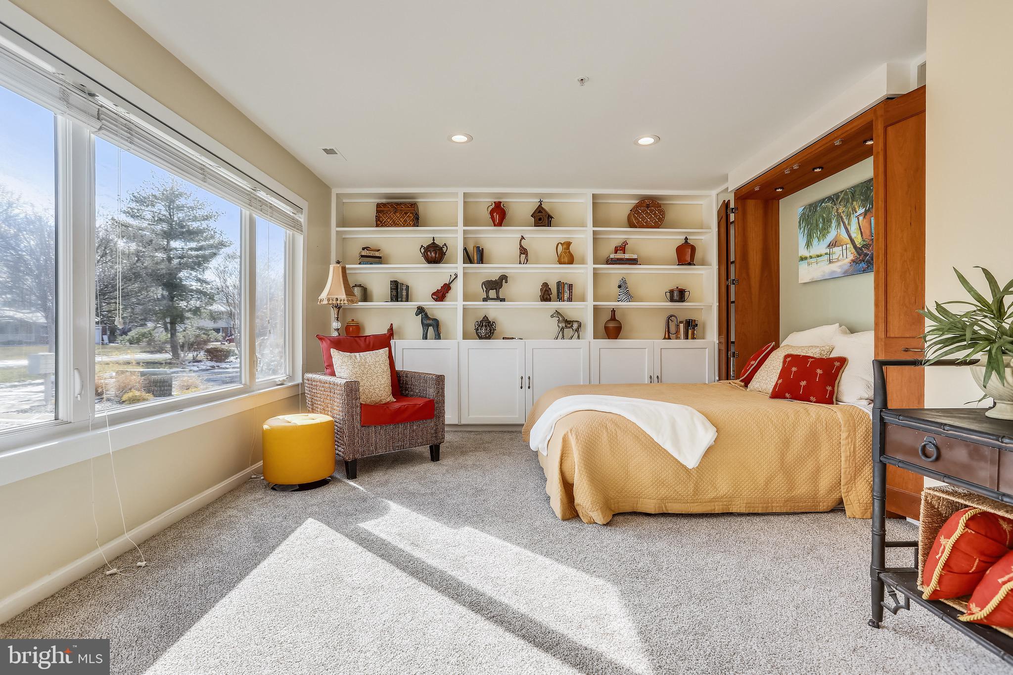 QUEENS LANDING - Residential