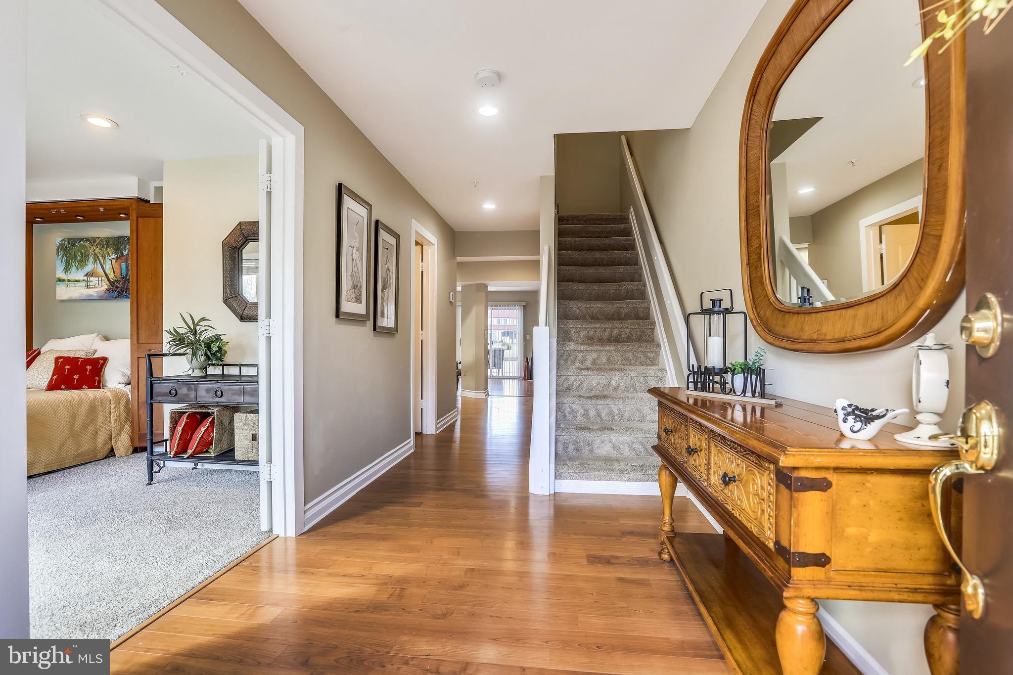 QUEENS LANDING - Residential