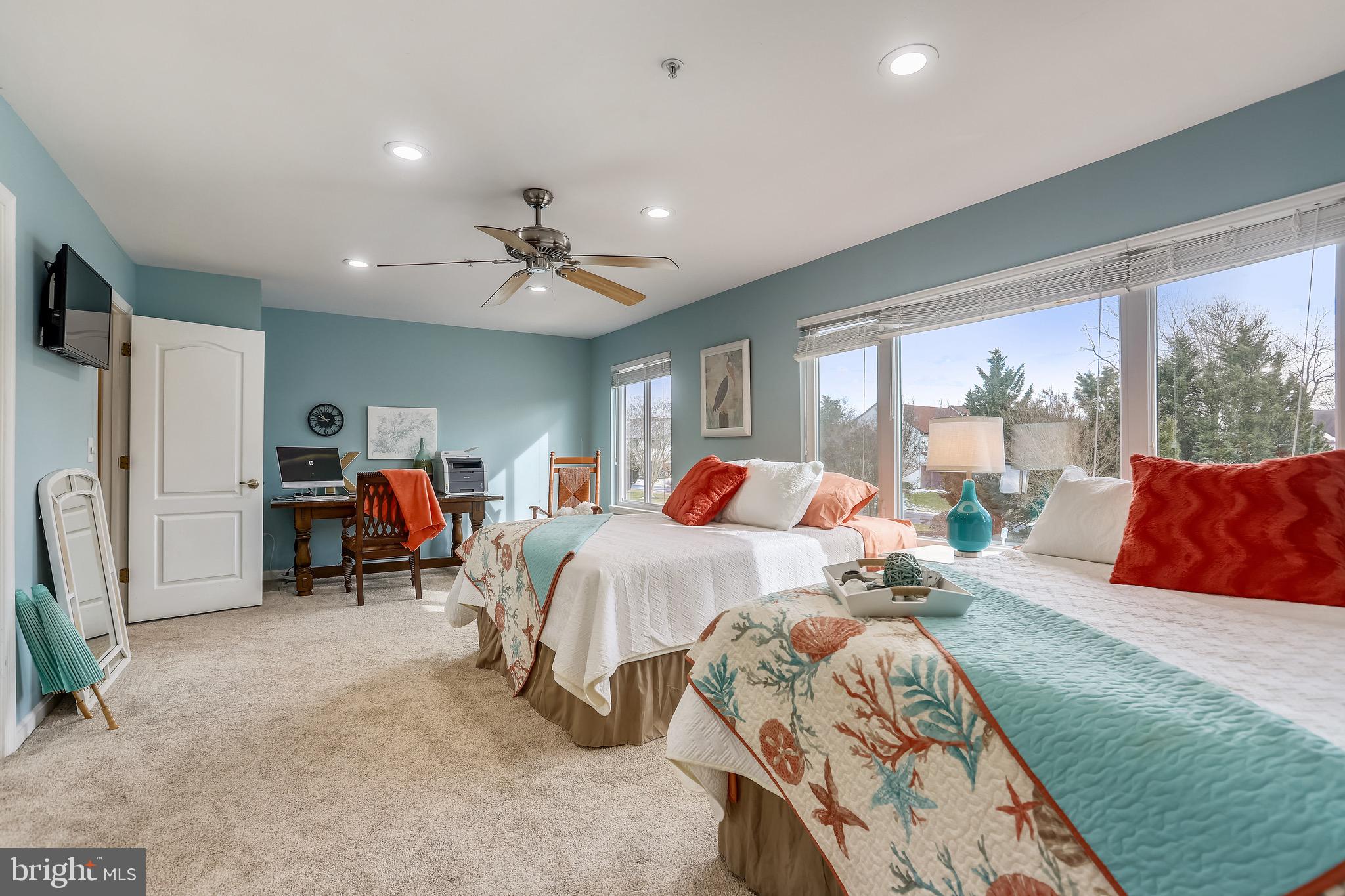 QUEENS LANDING - Residential