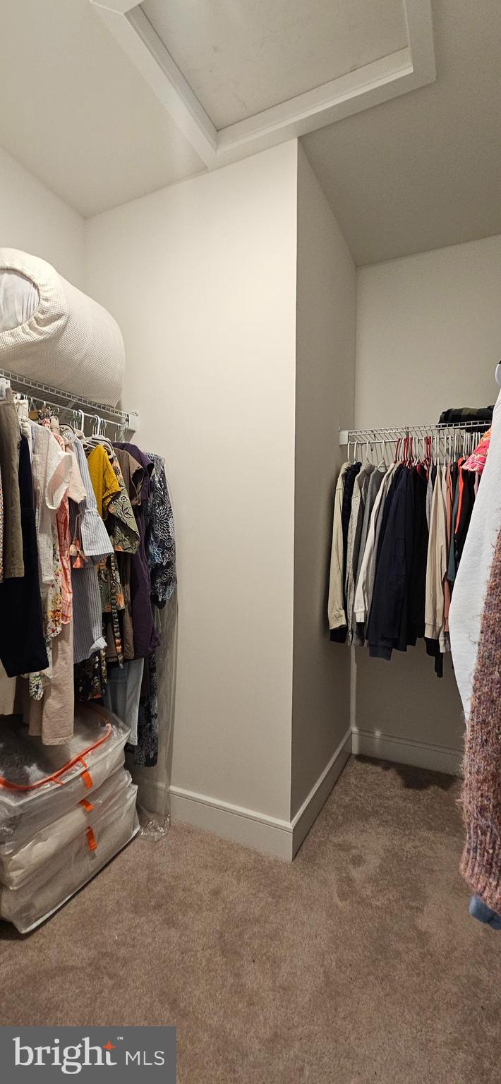 LAKE FREDERICK - Residential Lease