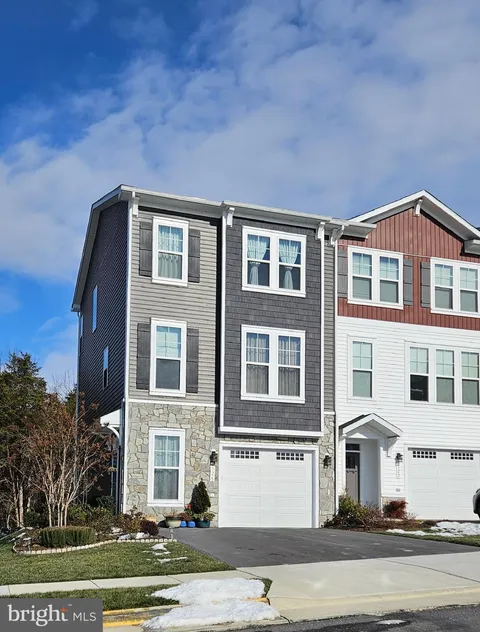 125 Wake Robin Ct, Lake Frederick, VA MLS: VAFV2033832
