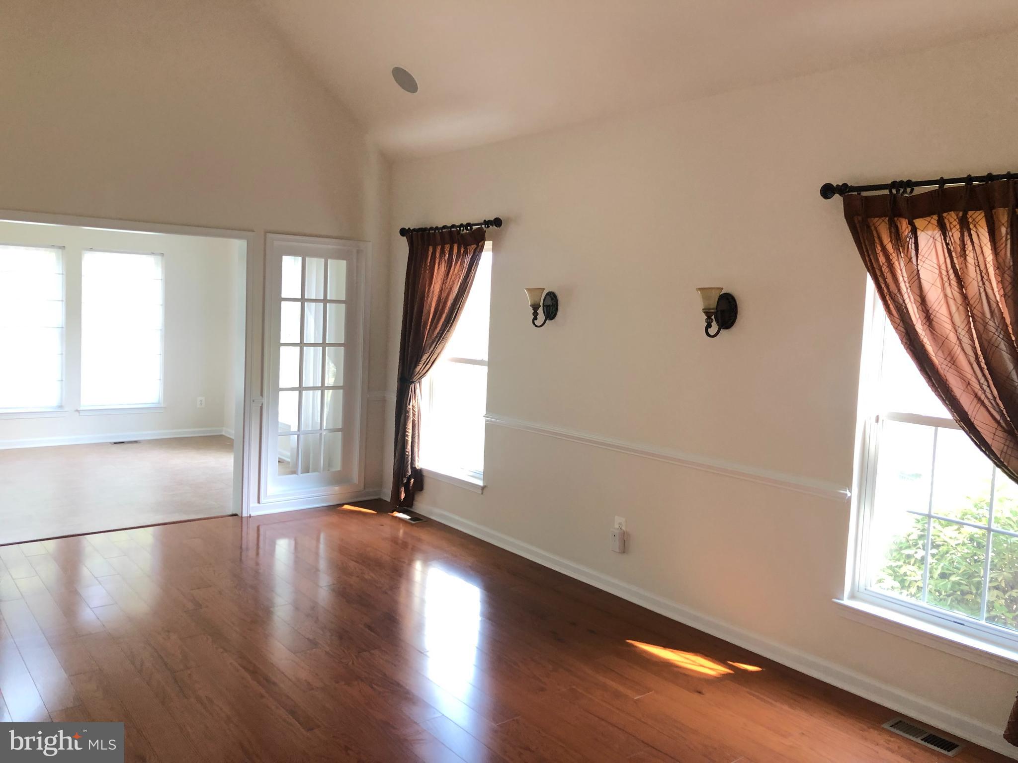 SOUTH RIDING - Residential Lease