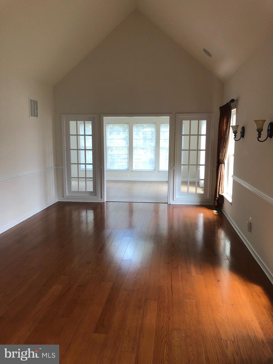 SOUTH RIDING - Residential Lease