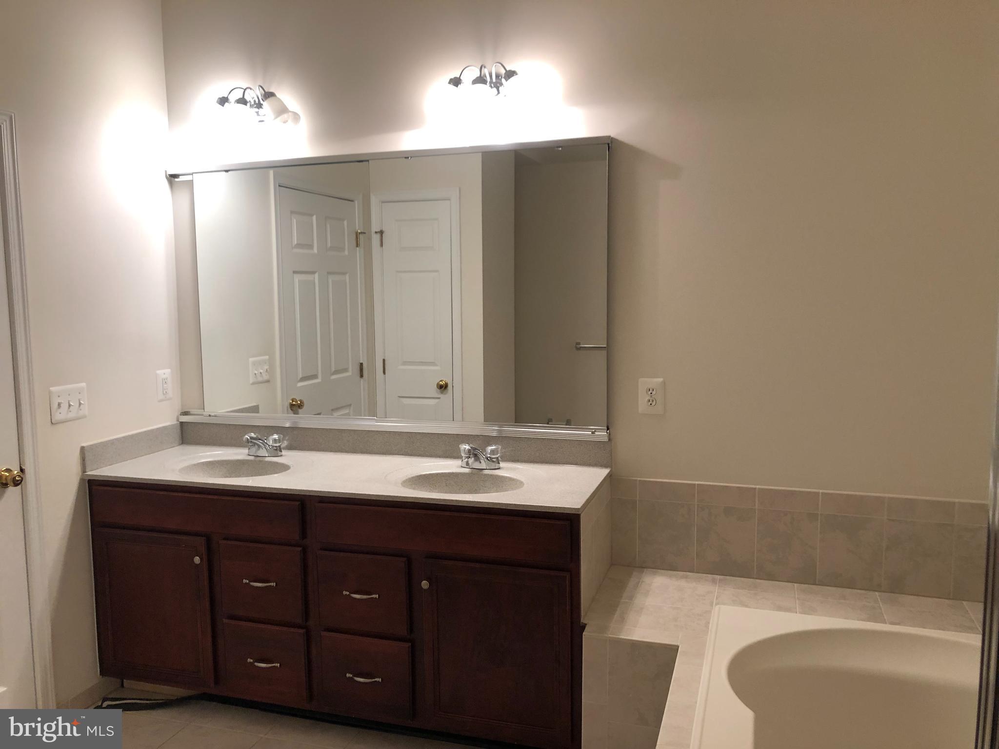 SOUTH RIDING - Residential Lease