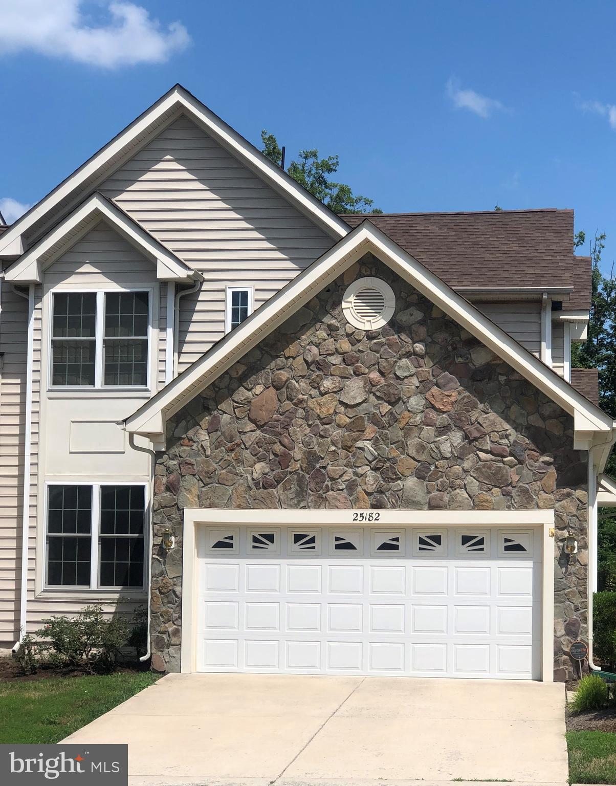 SOUTH RIDING - Residential Lease