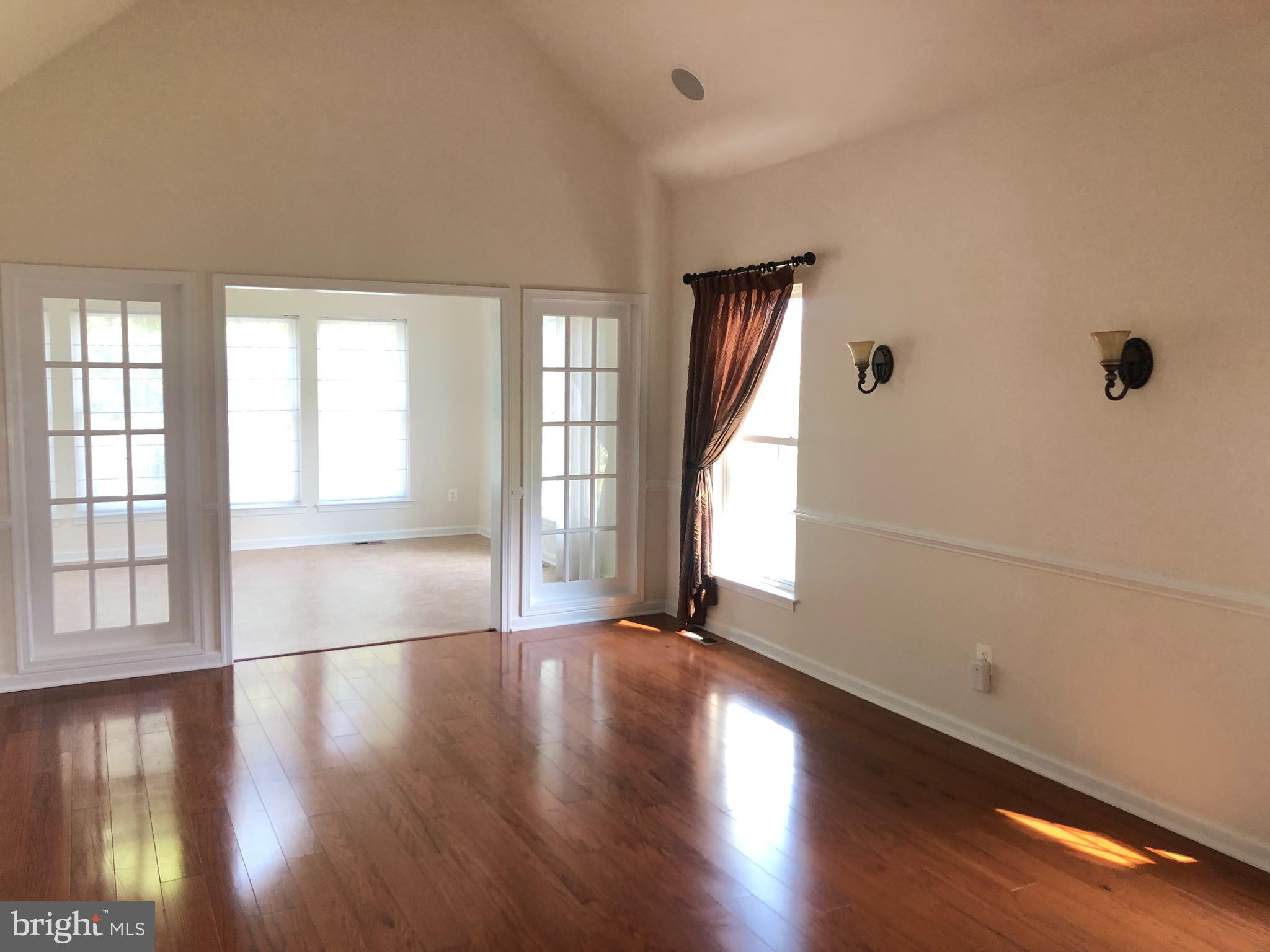 SOUTH RIDING - Residential Lease