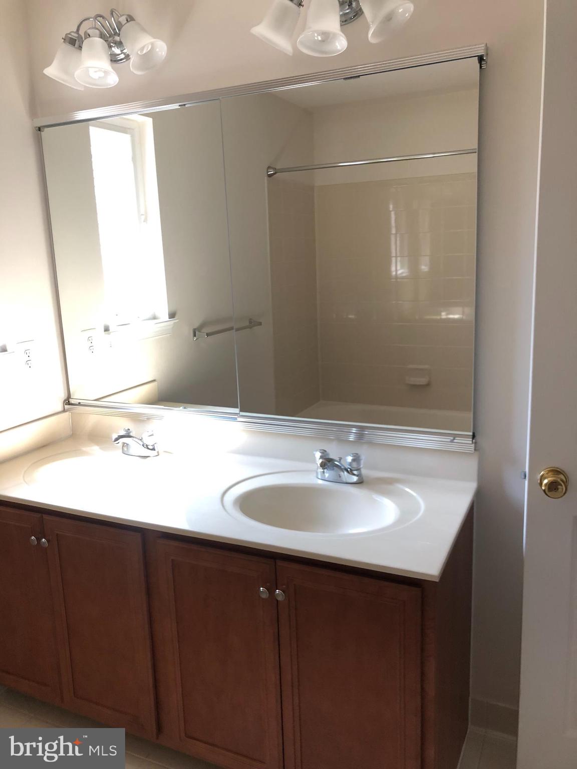 SOUTH RIDING - Residential Lease