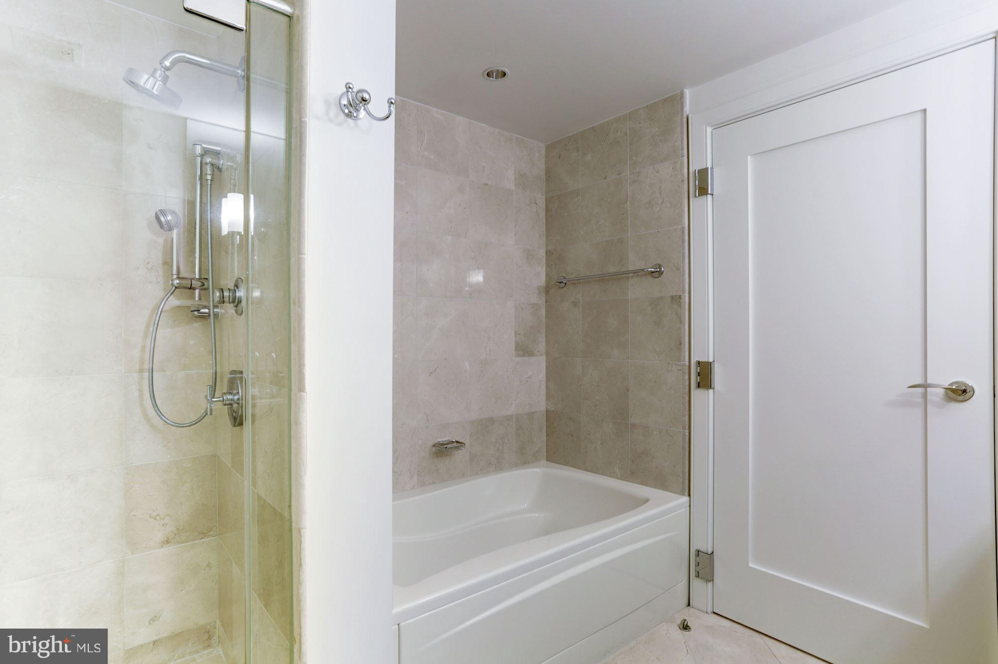 THE WATERVIEW - Residential Lease