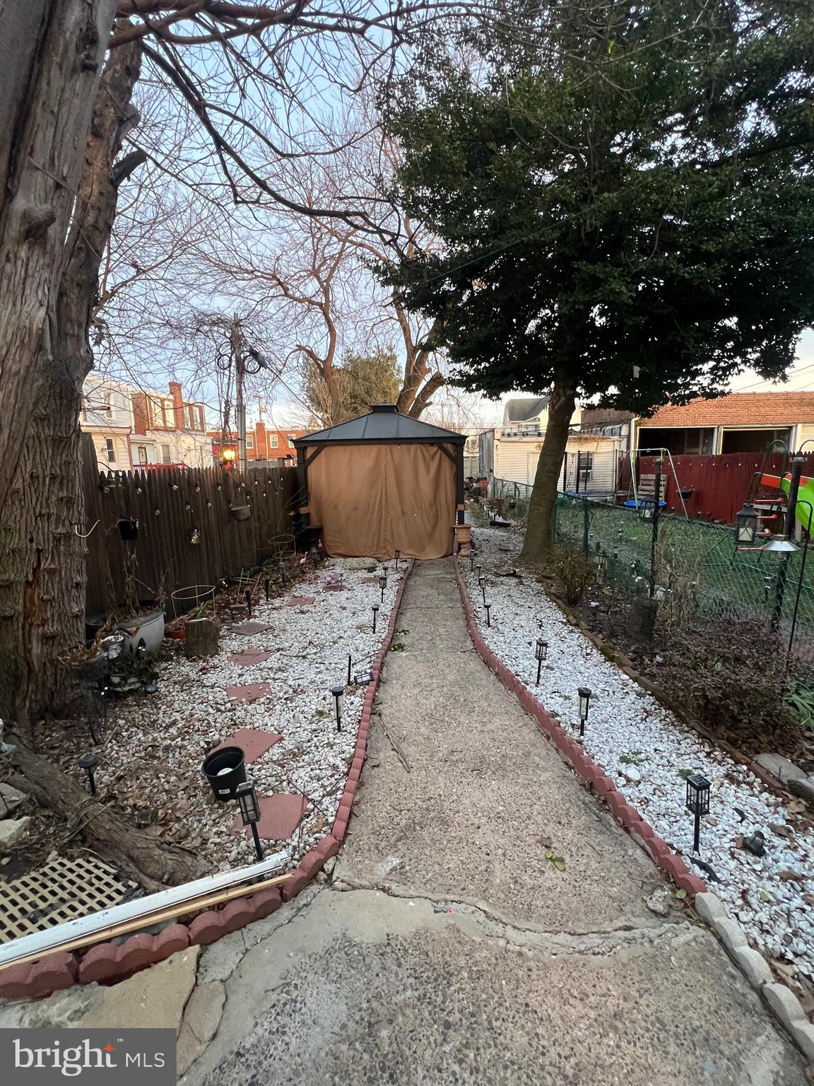 LAWNCREST - Residential