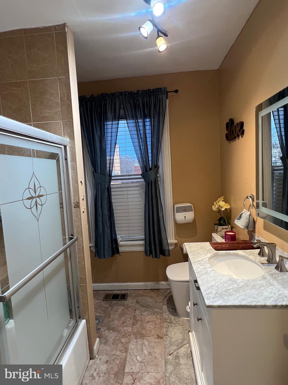 LAWNCREST - Residential