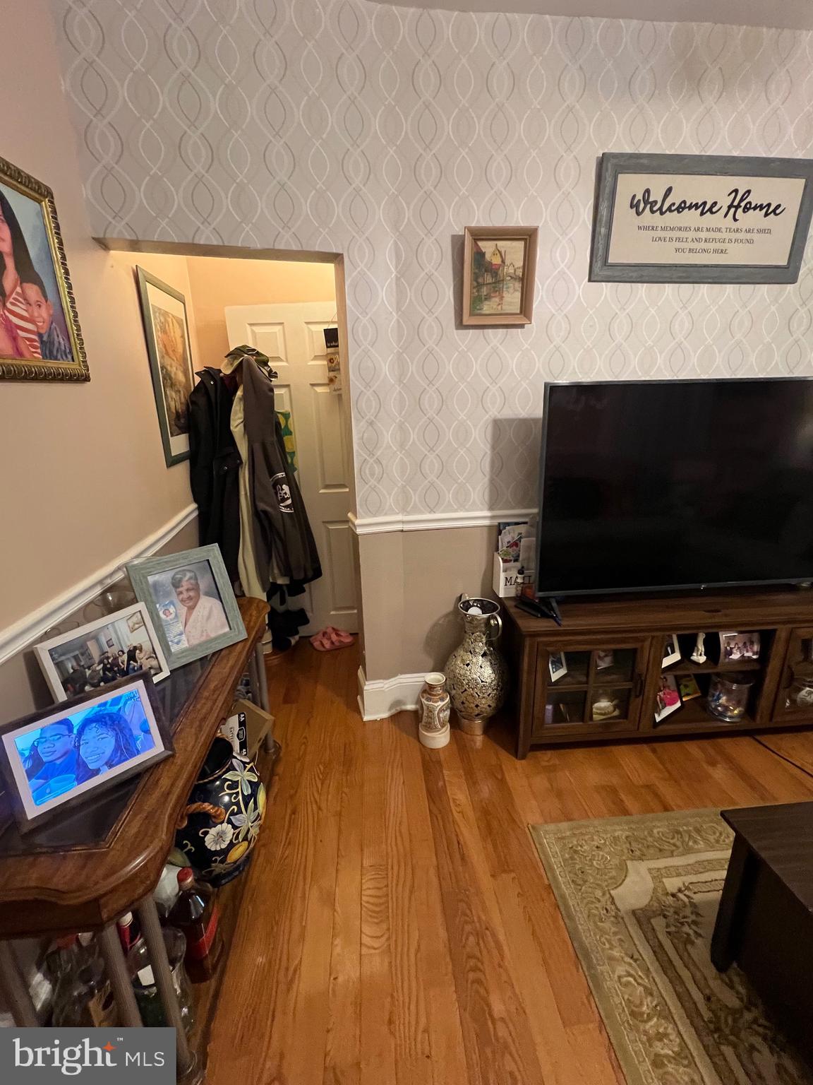 LAWNCREST - Residential