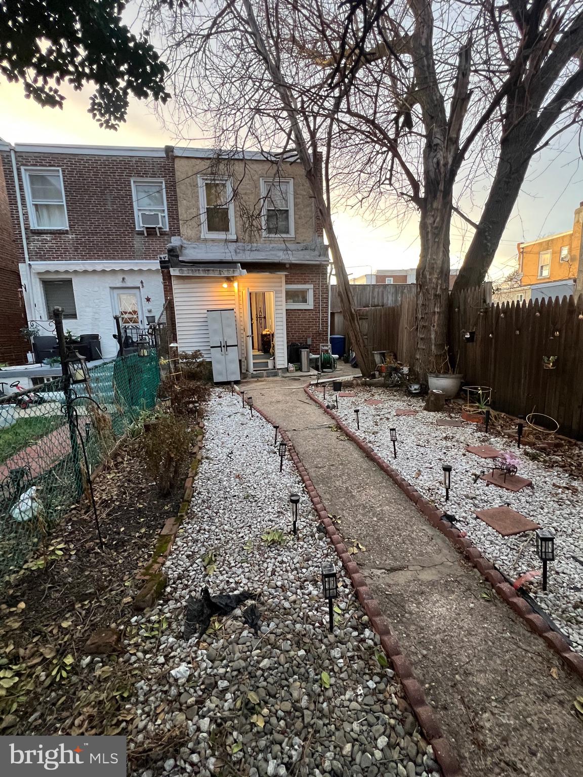 LAWNCREST - Residential