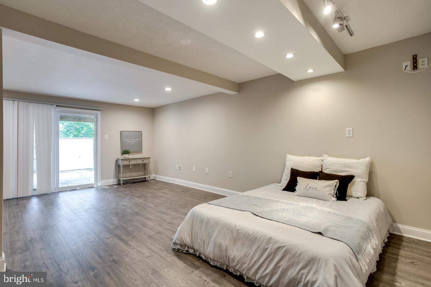 ASPENWOOD - Residential Lease