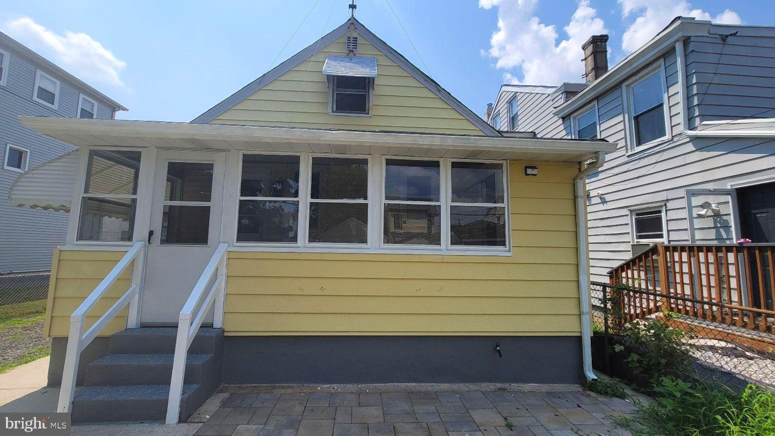 406 SCHILLER AVENUE