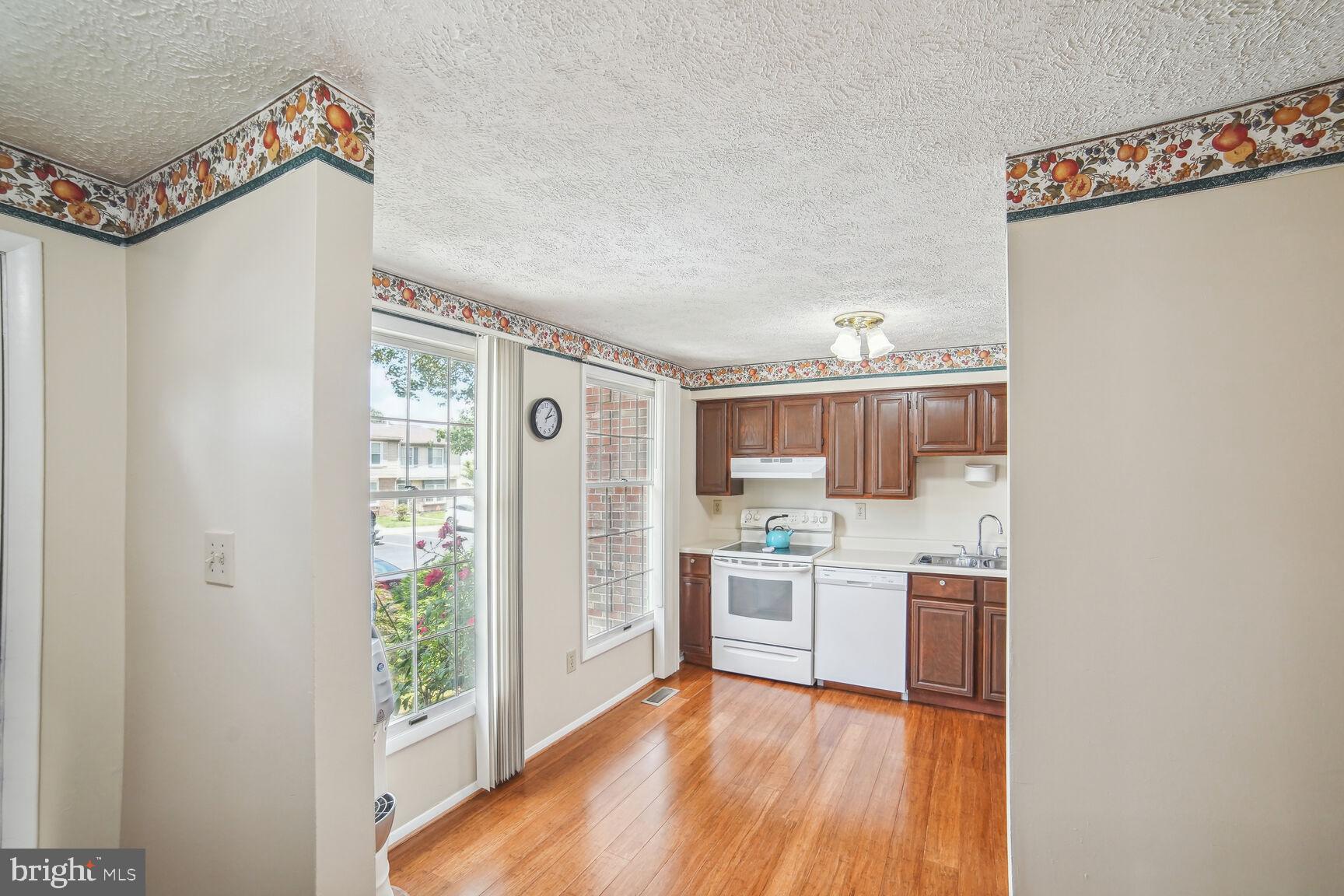 OAK SPRINGS - Residential