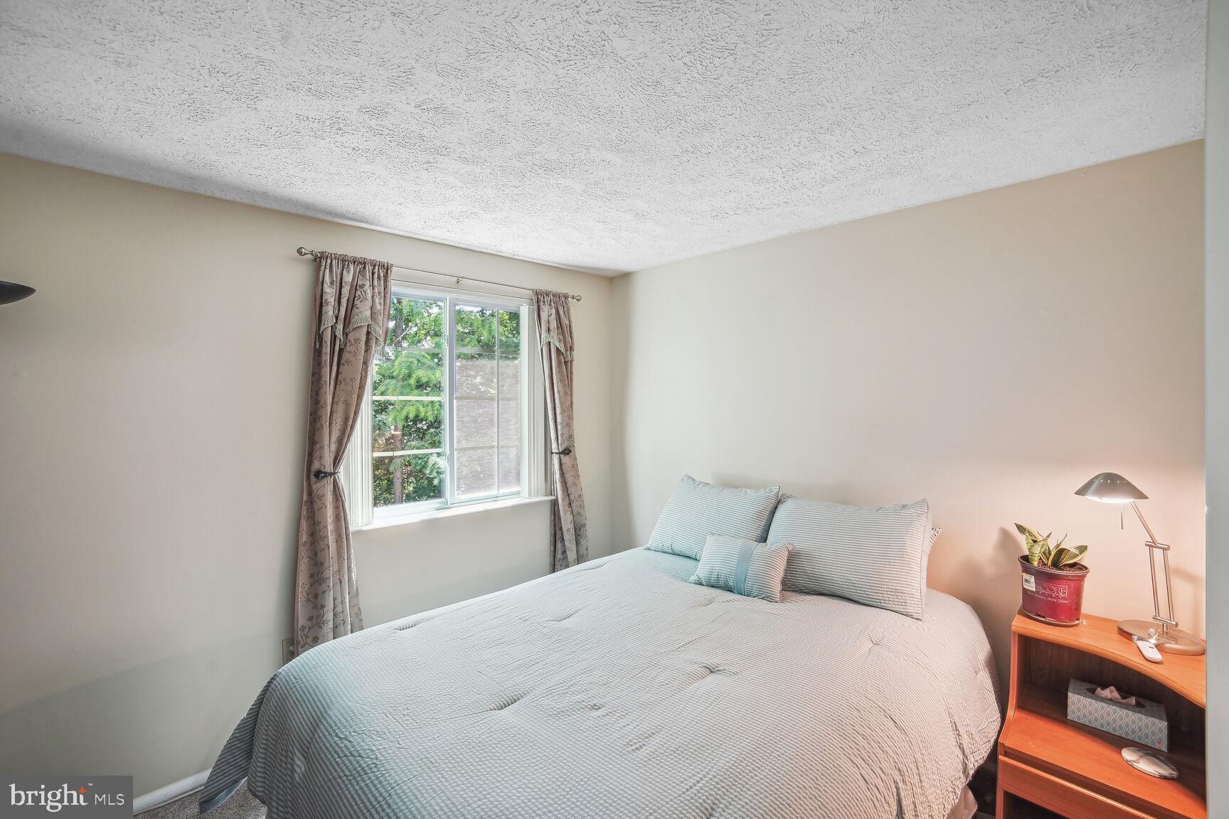 OAK SPRINGS - Residential