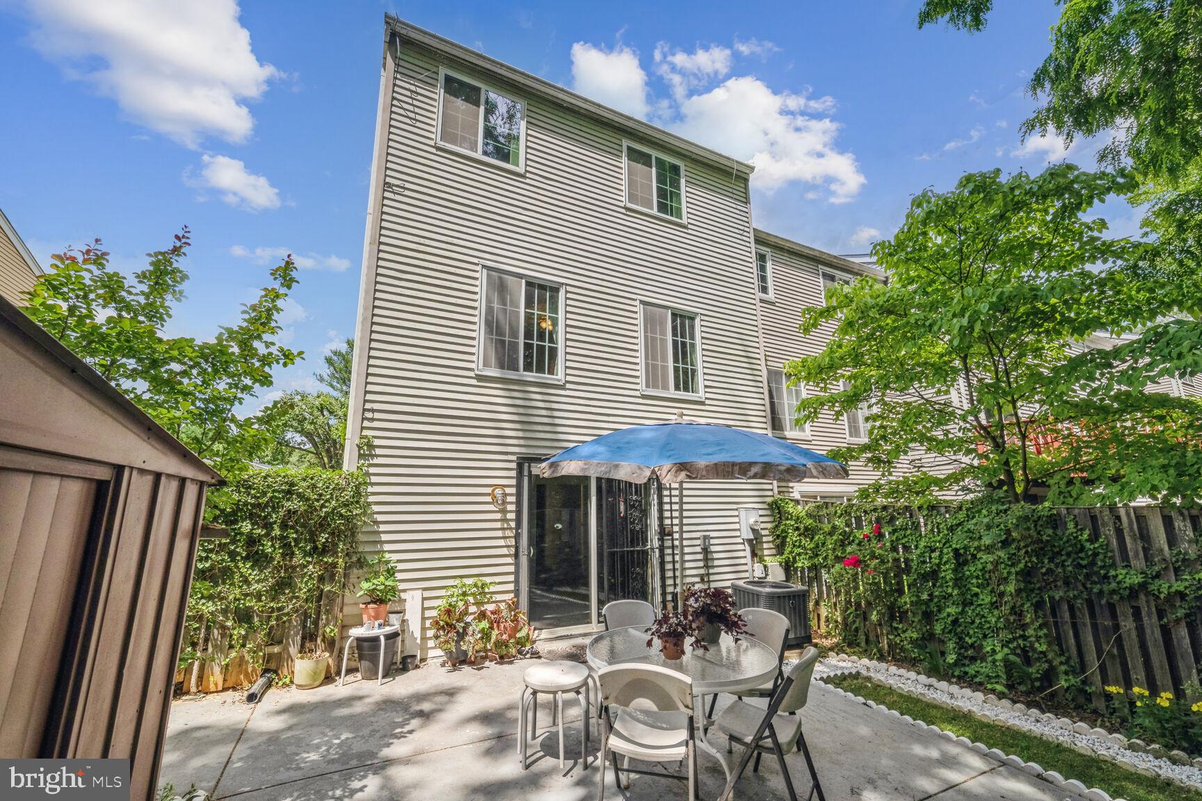 OAK SPRINGS - Residential