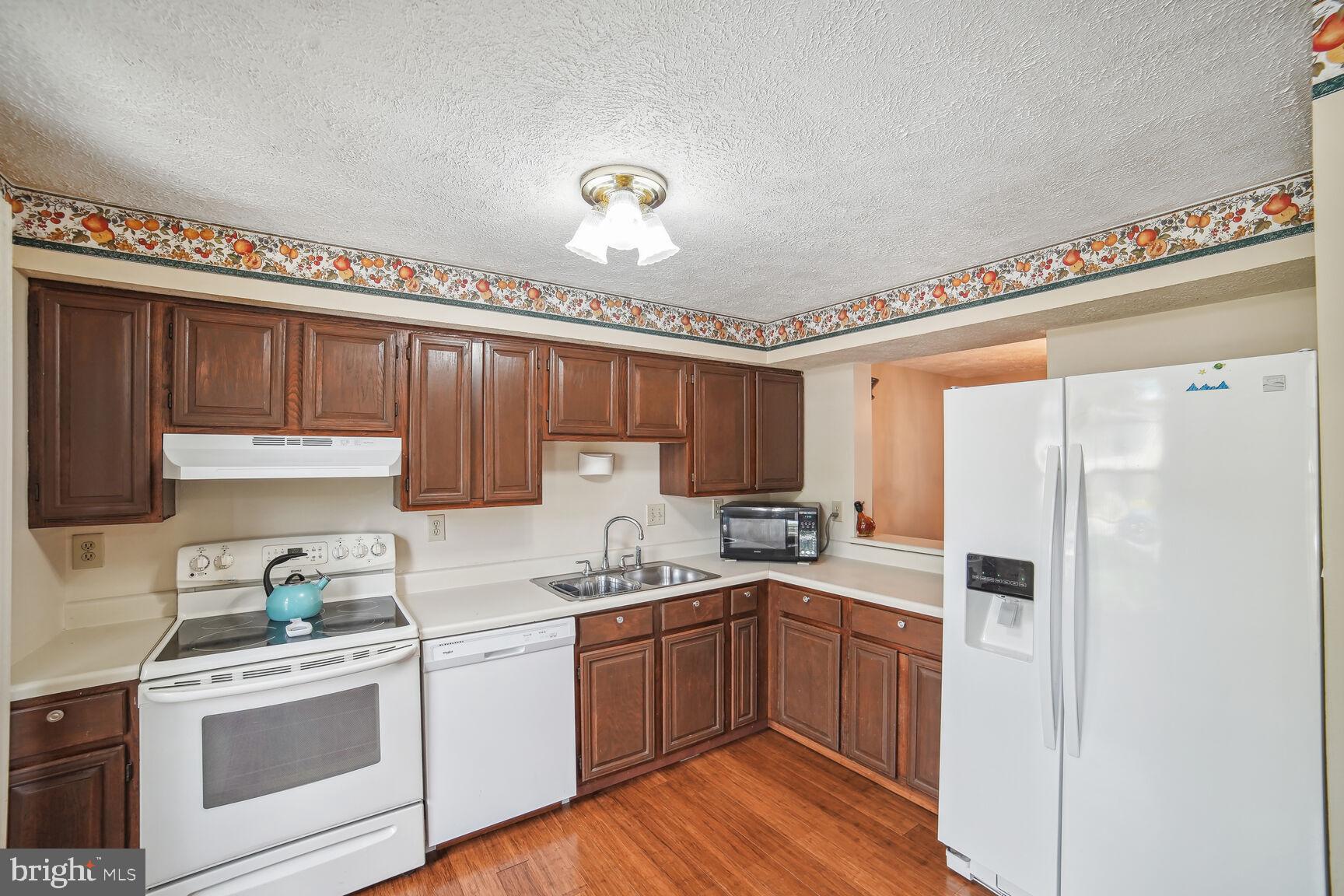 OAK SPRINGS - Residential