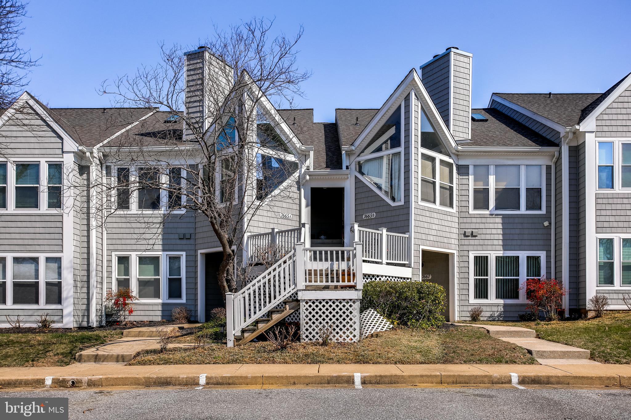 Beautiful top floor unit with vaulted ceilings! Lovely updated kitchen, wood type floors, gorgeous built-ins, renovated primary bath with two vanities. Gorgeous stone fireplace. Outdoor pool and tennis courts. . Pets case by case. No smoking. Credit 650+ please. Application fee of $40 is paid directly to RentSpree and is non refundable