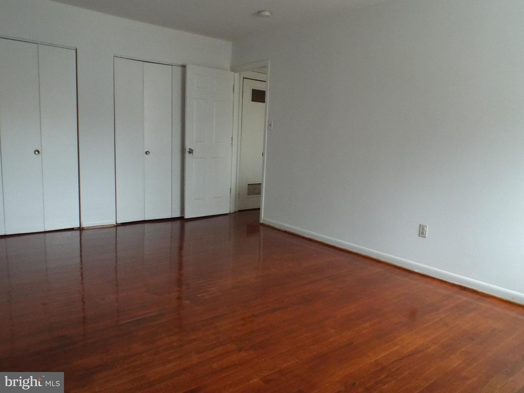 LONDON TERRACE - Residential