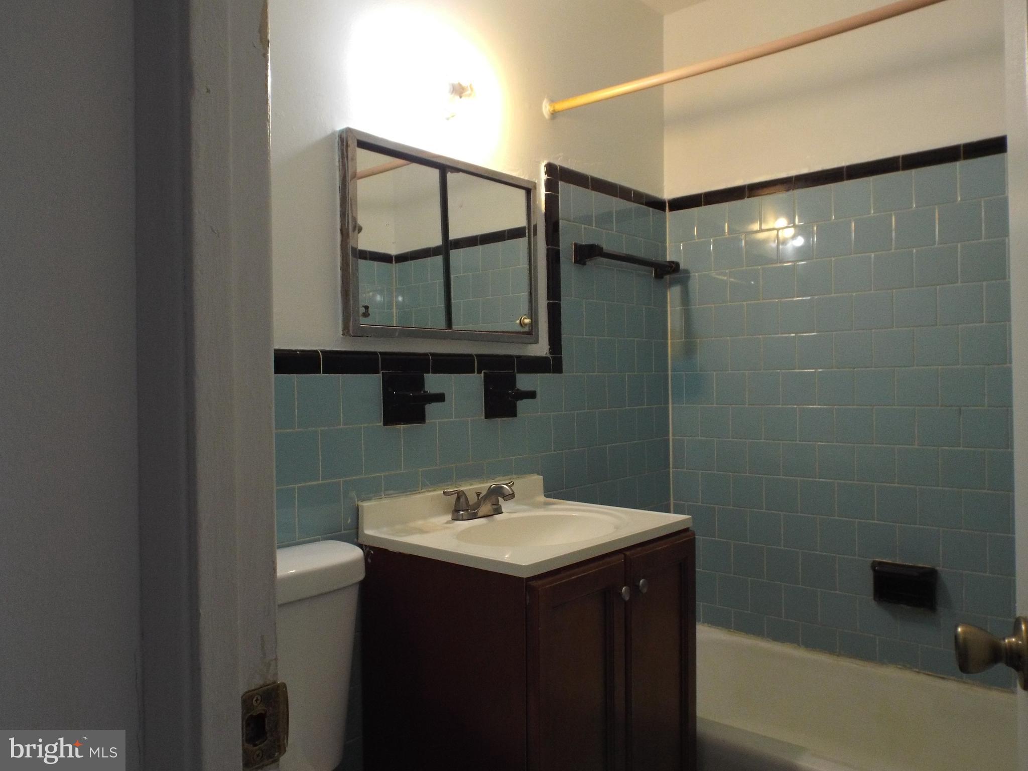 LONDON TERRACE - Residential