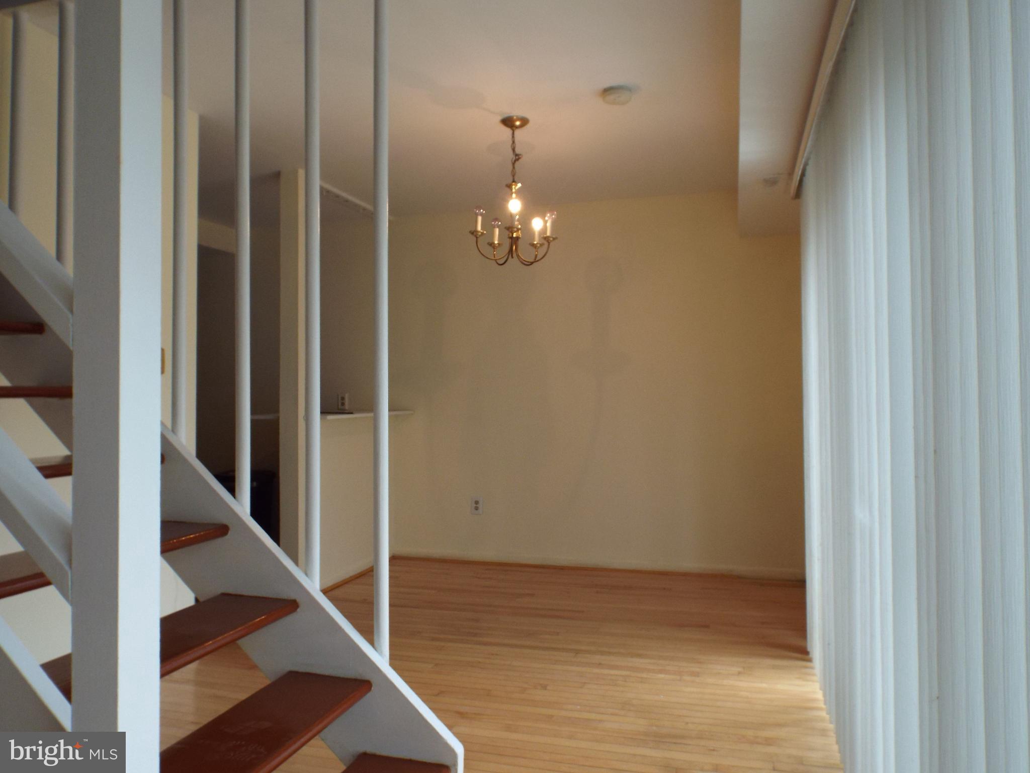 LONDON TERRACE - Residential