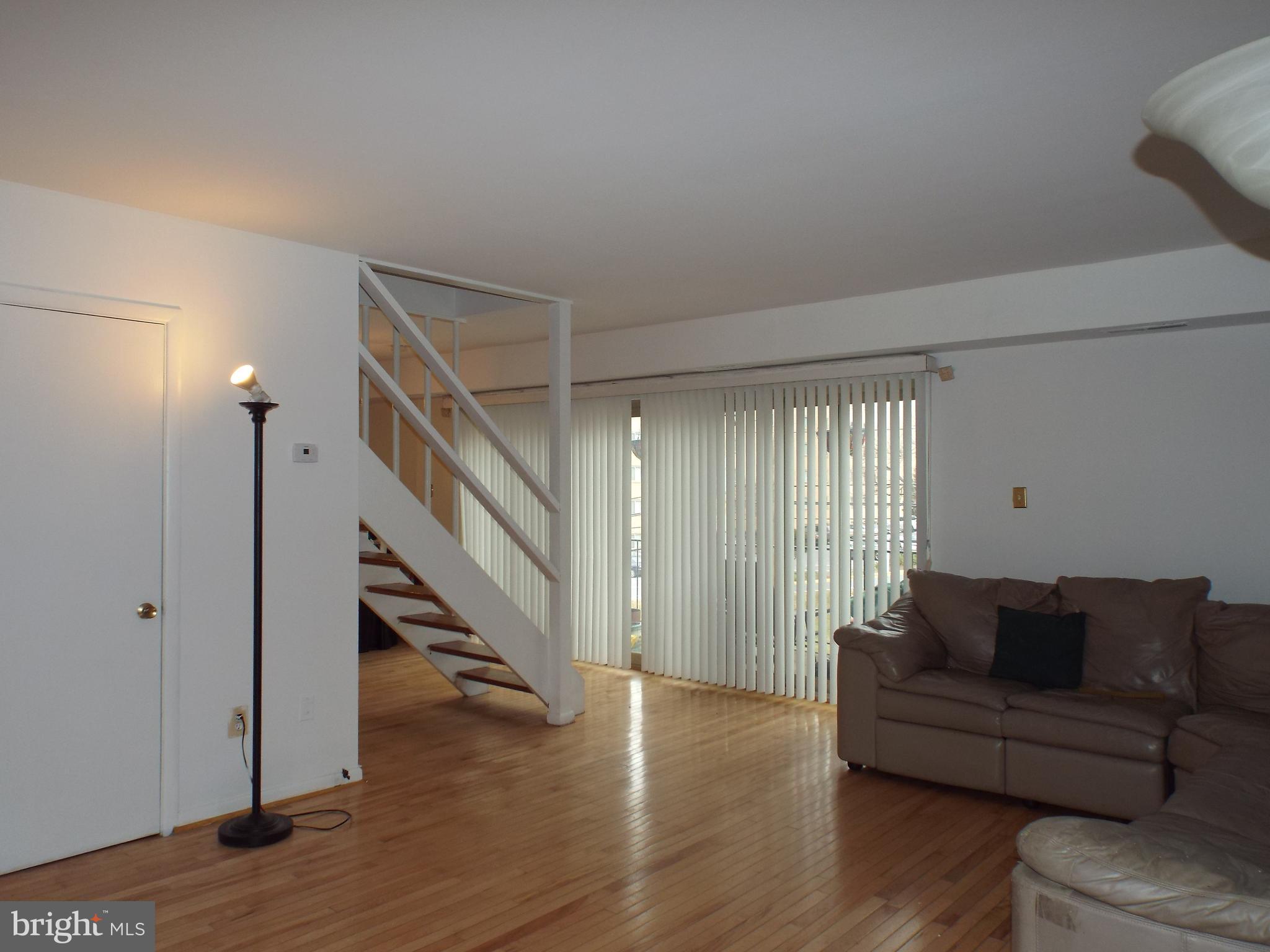 LONDON TERRACE - Residential