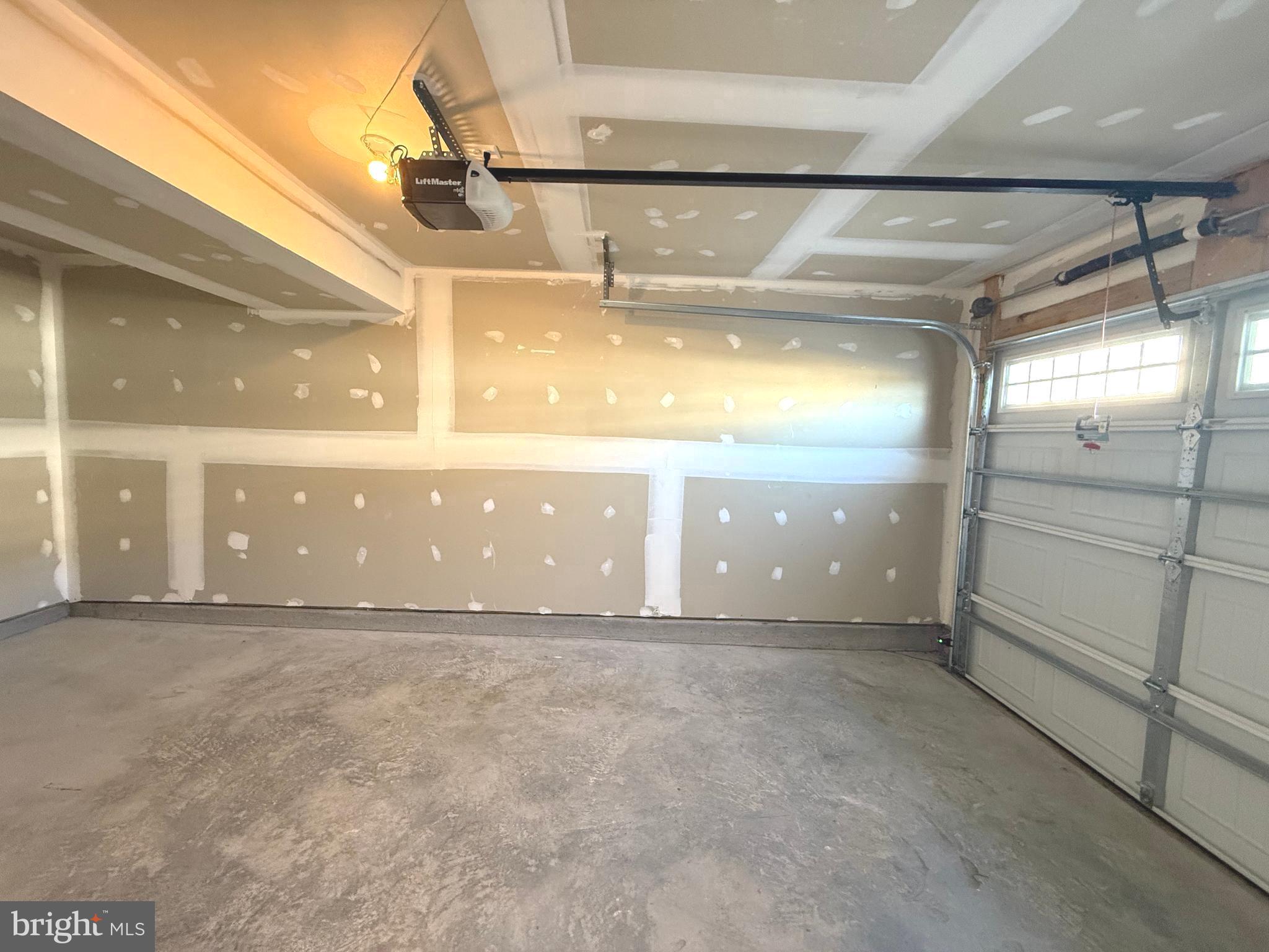 THE LAKES AT MARTINSBURG - Residential Lease