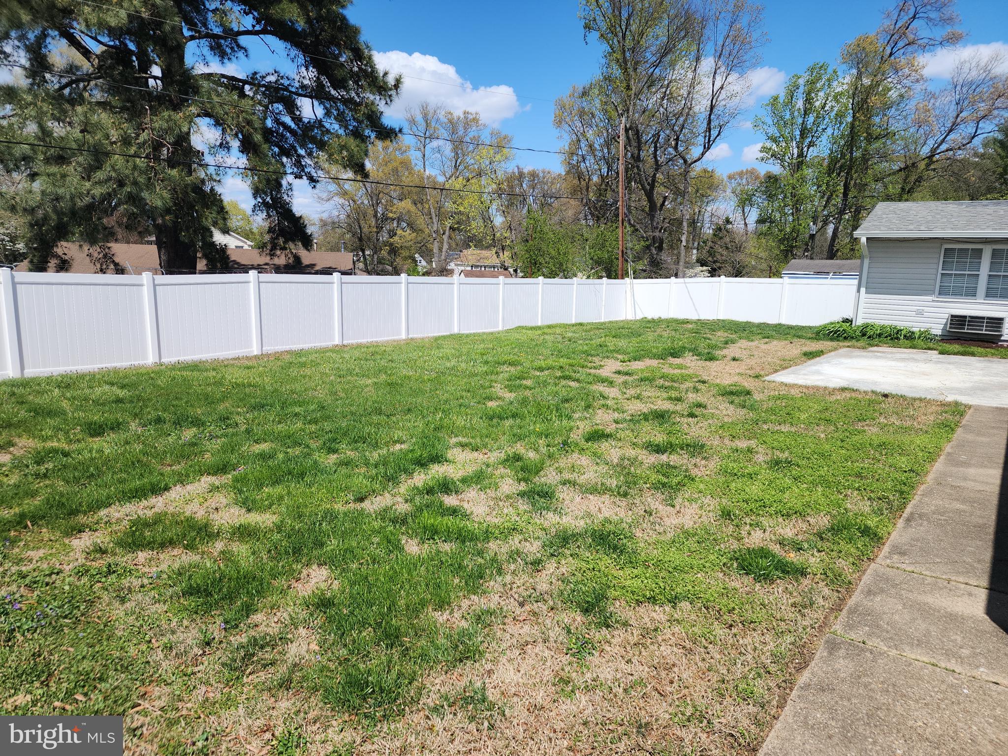 WHITE HALL - Residential